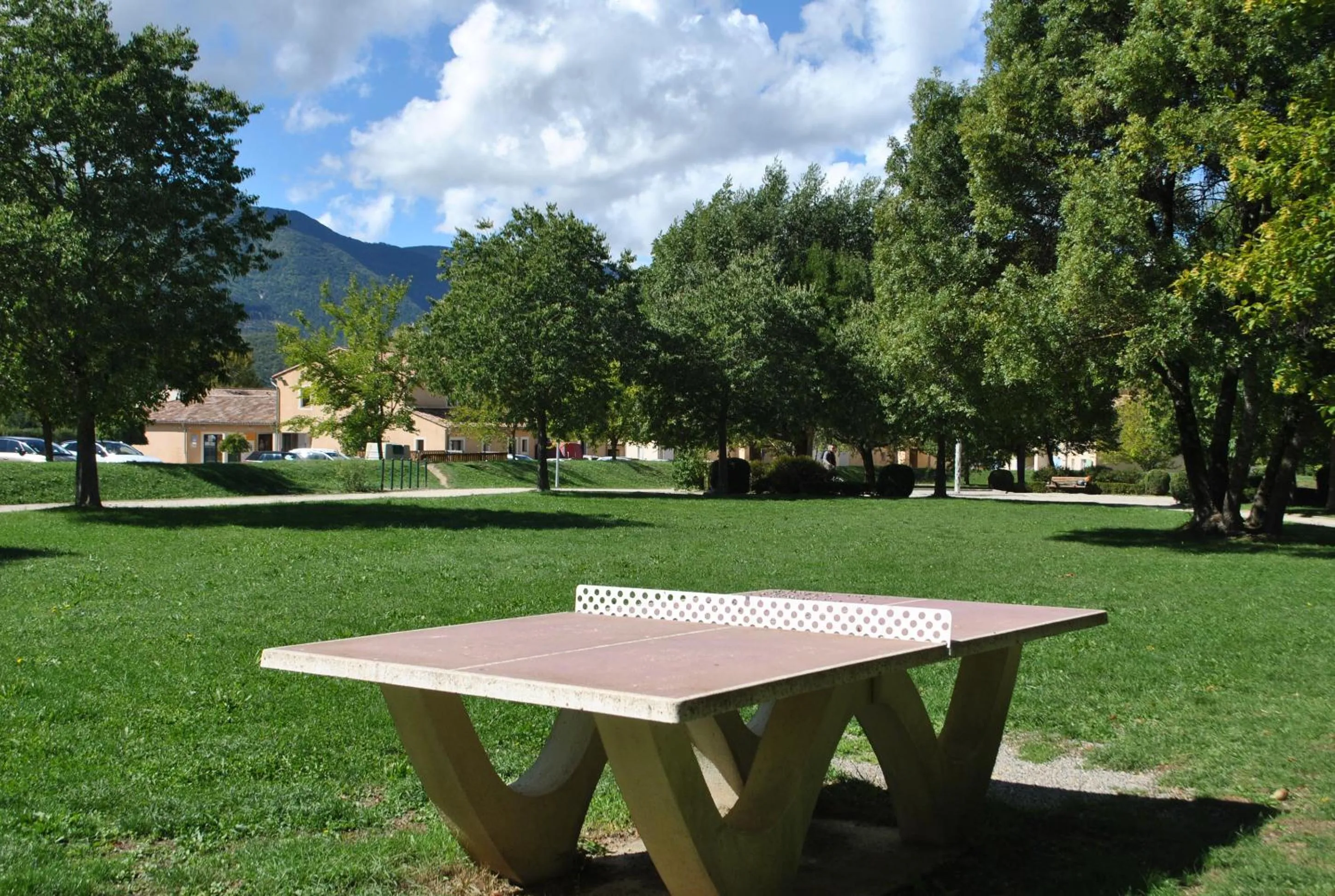 Table tennis in Le Hameau des Sources by Ateya