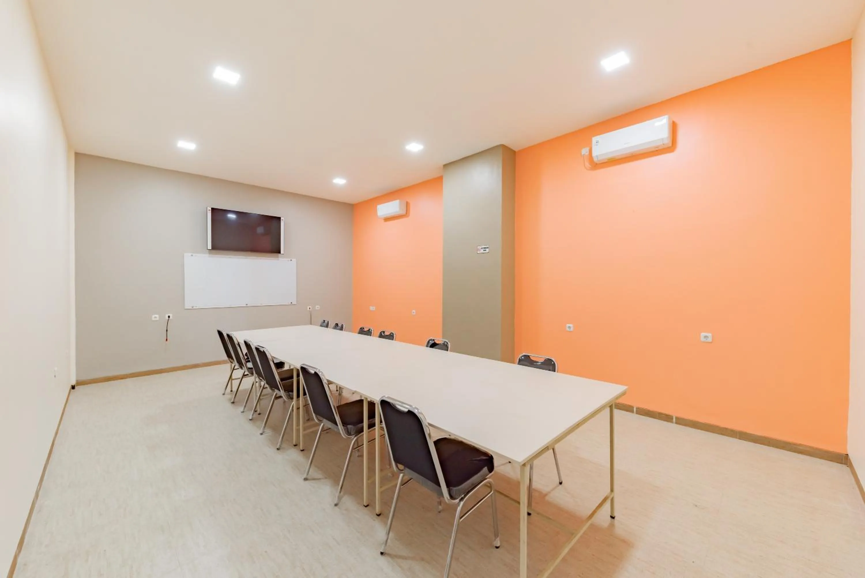 Meeting/conference room in Sans Hotel Berau Square