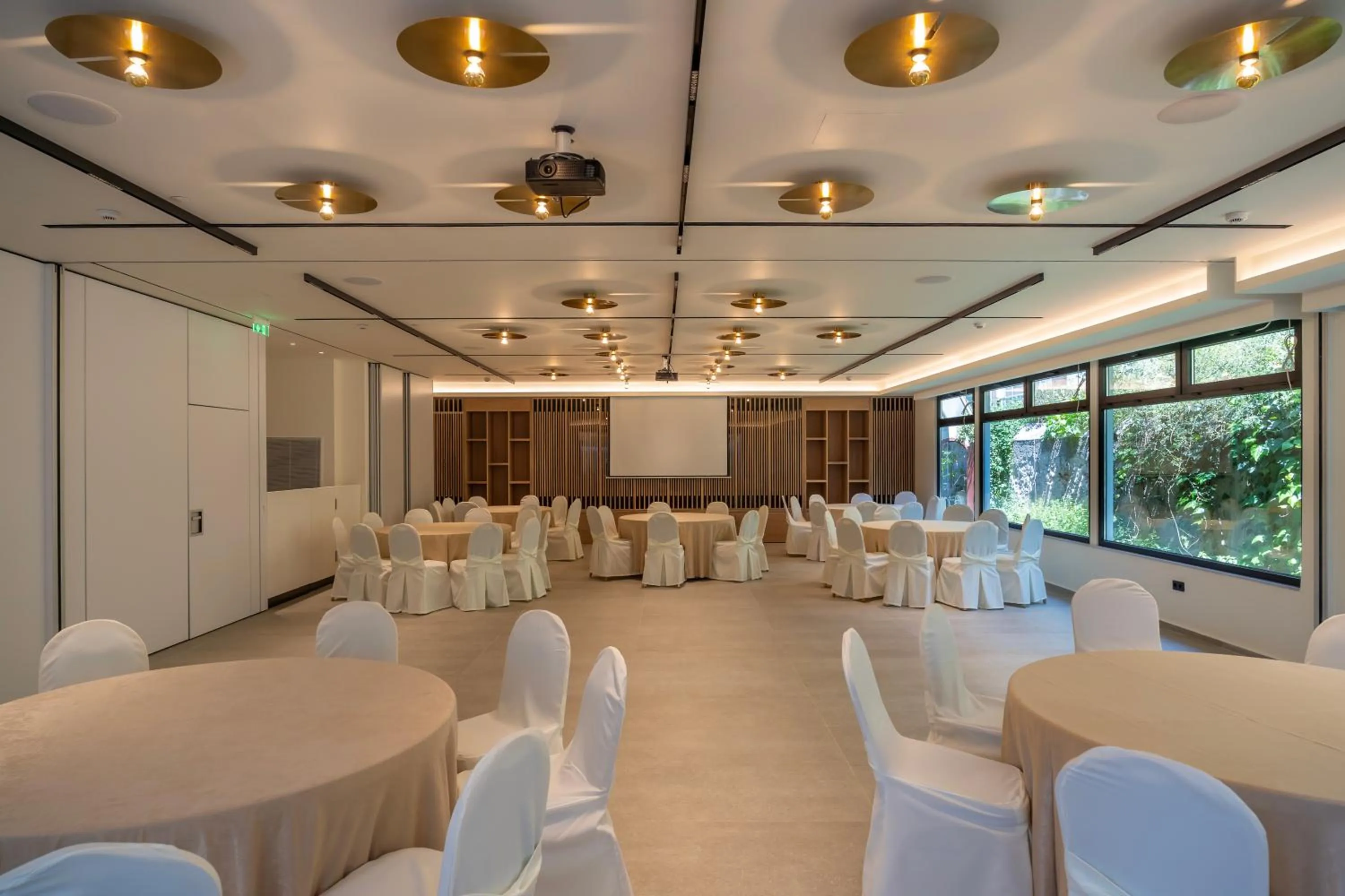 Banquet/Function facilities in Emmantina Hotel
