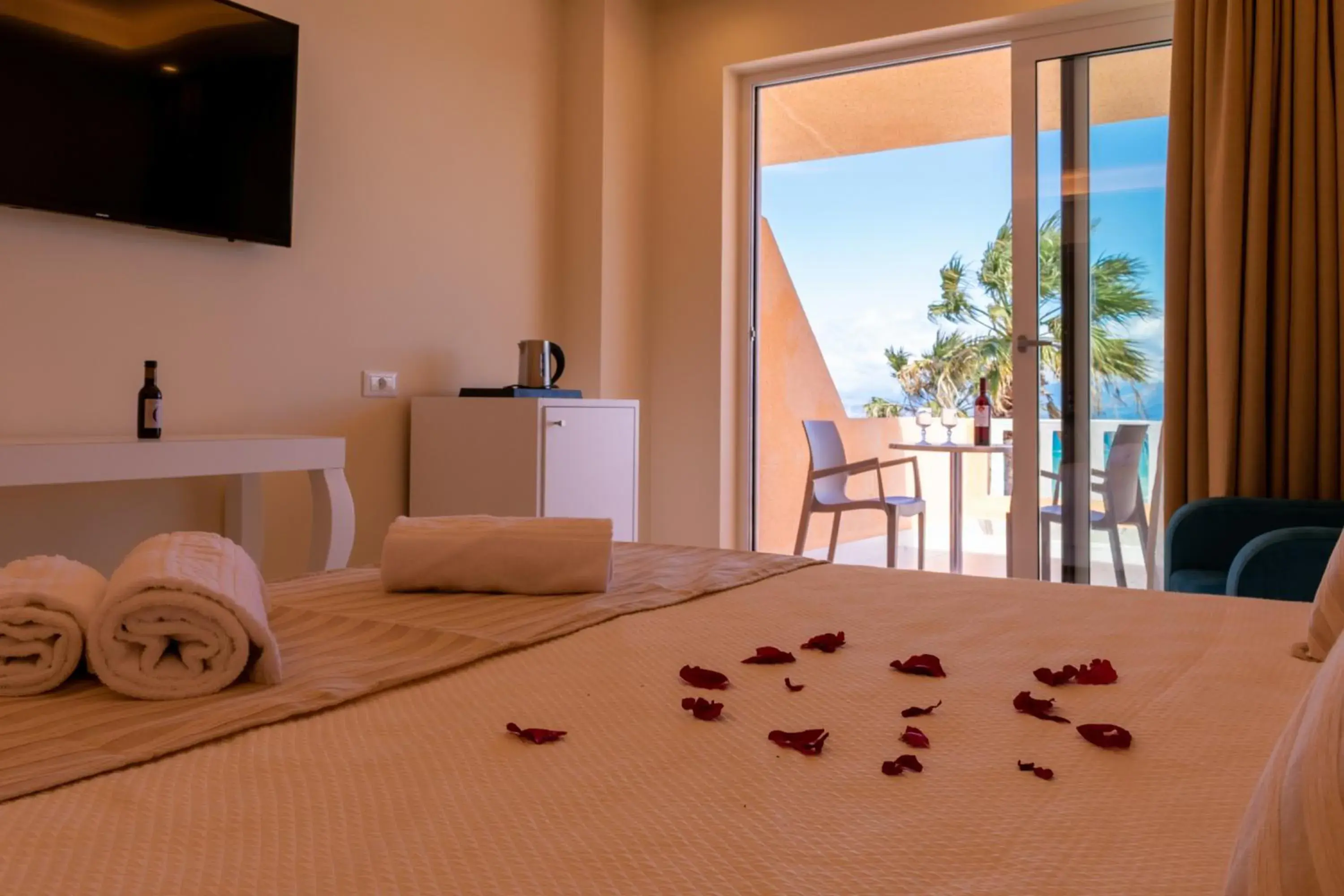 Double Room with Balcony in Ibiscus Corfu Hotel Double Room with Balcony in Ibiscus Corfu Hotel