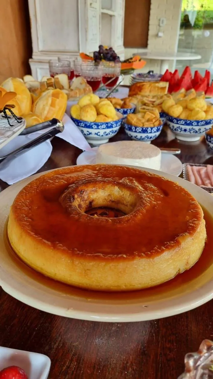 Buffet breakfast in Pousada Boutique Mercedes