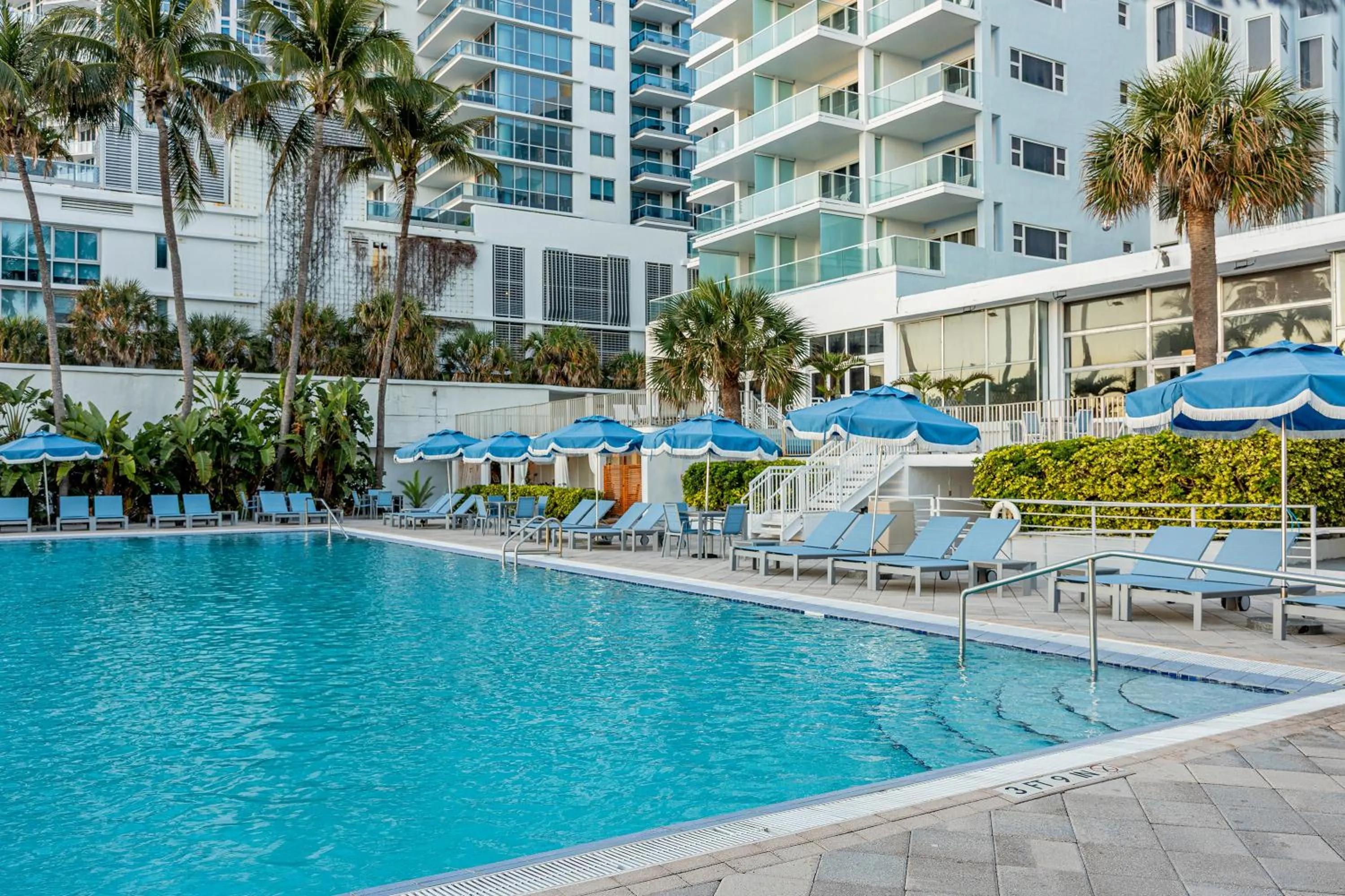 Swimming pool in Sherry Frontenac Oceanfront