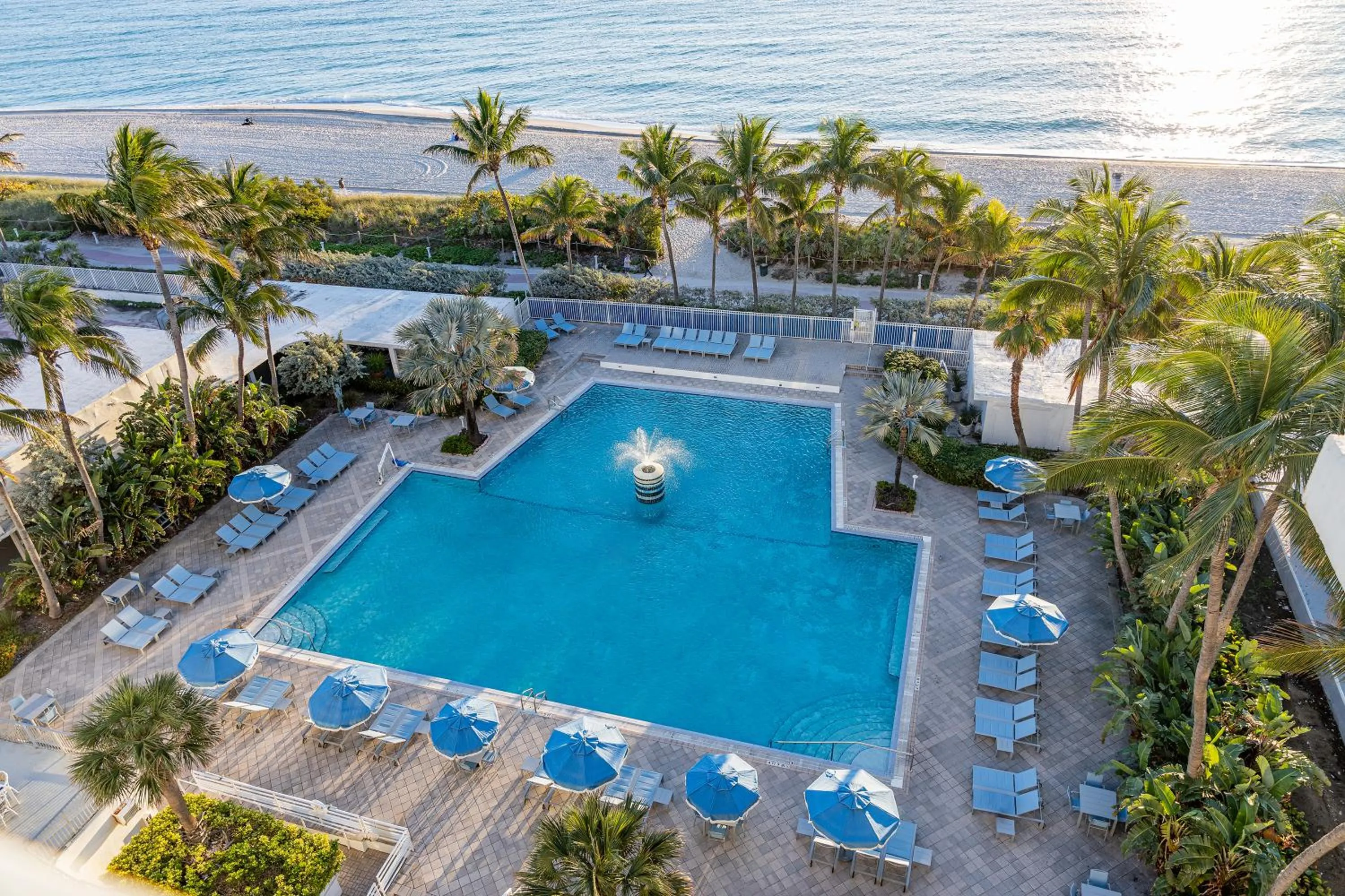 Bird's eye view in Sherry Frontenac Oceanfront