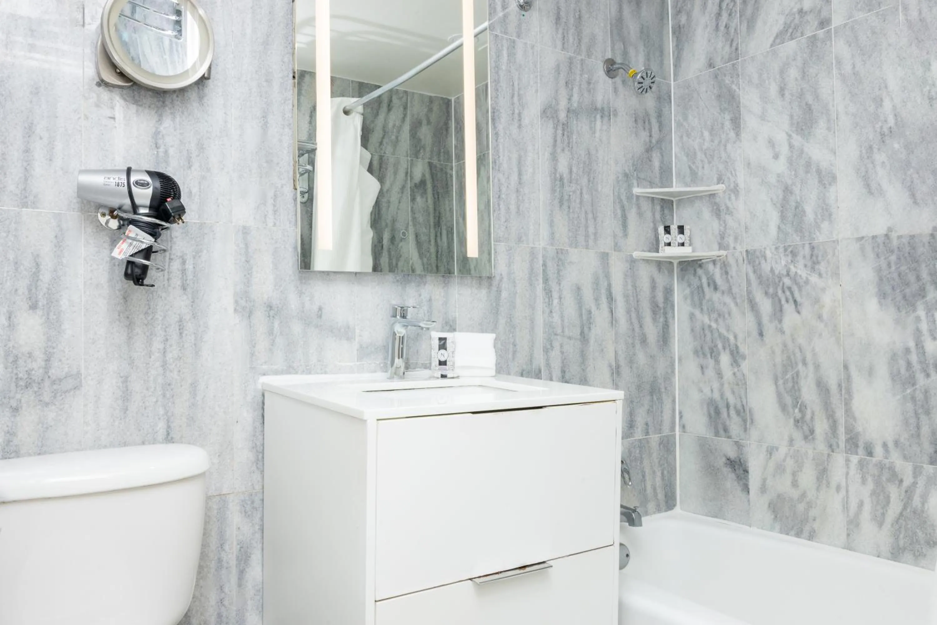 Bathroom in Sherry Frontenac Oceanfront