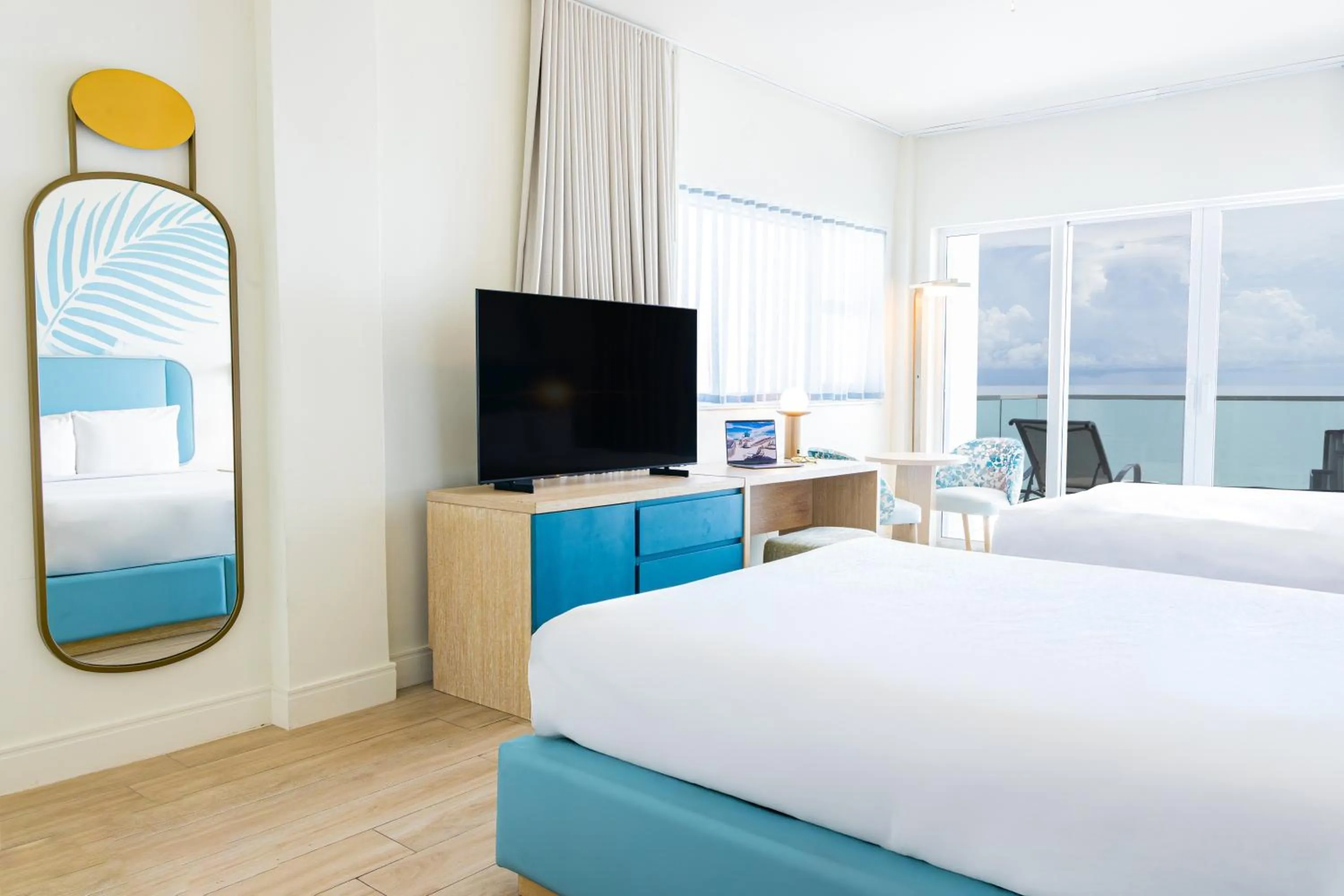 Bed in Sherry Frontenac Oceanfront