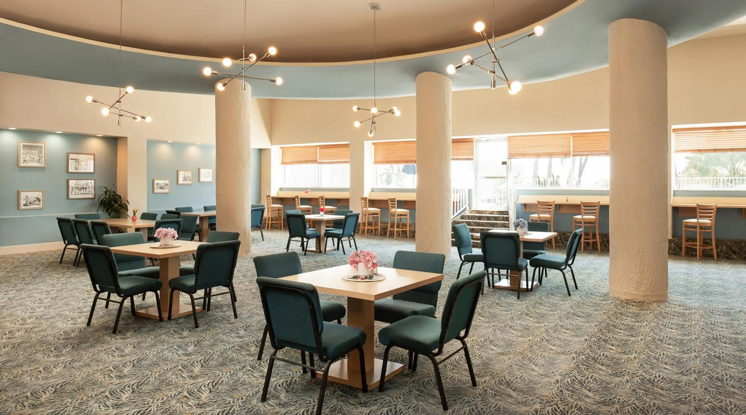 Restaurant/places to eat in Sherry Frontenac Oceanfront