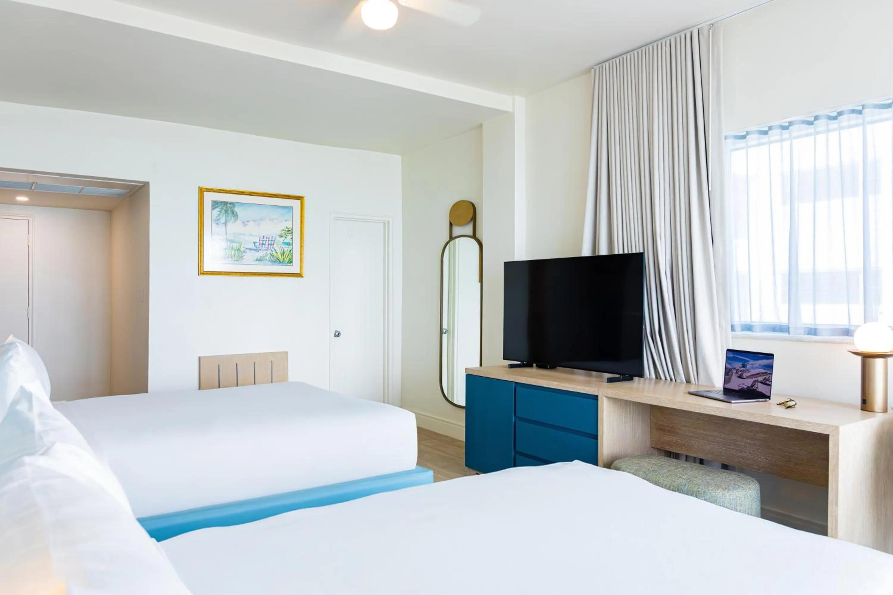 Bed in Sherry Frontenac Oceanfront