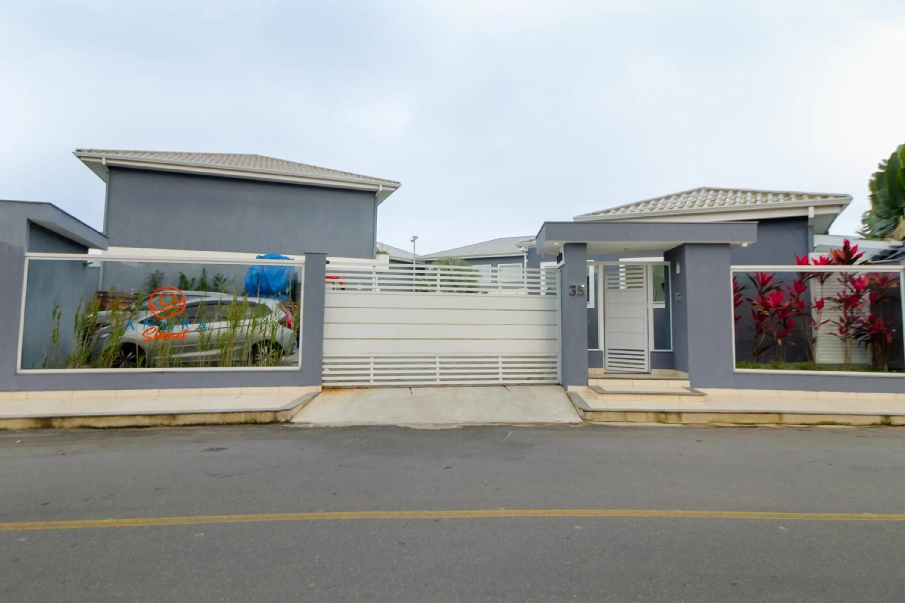 Property building in VELINN Pousada Angra Sunset