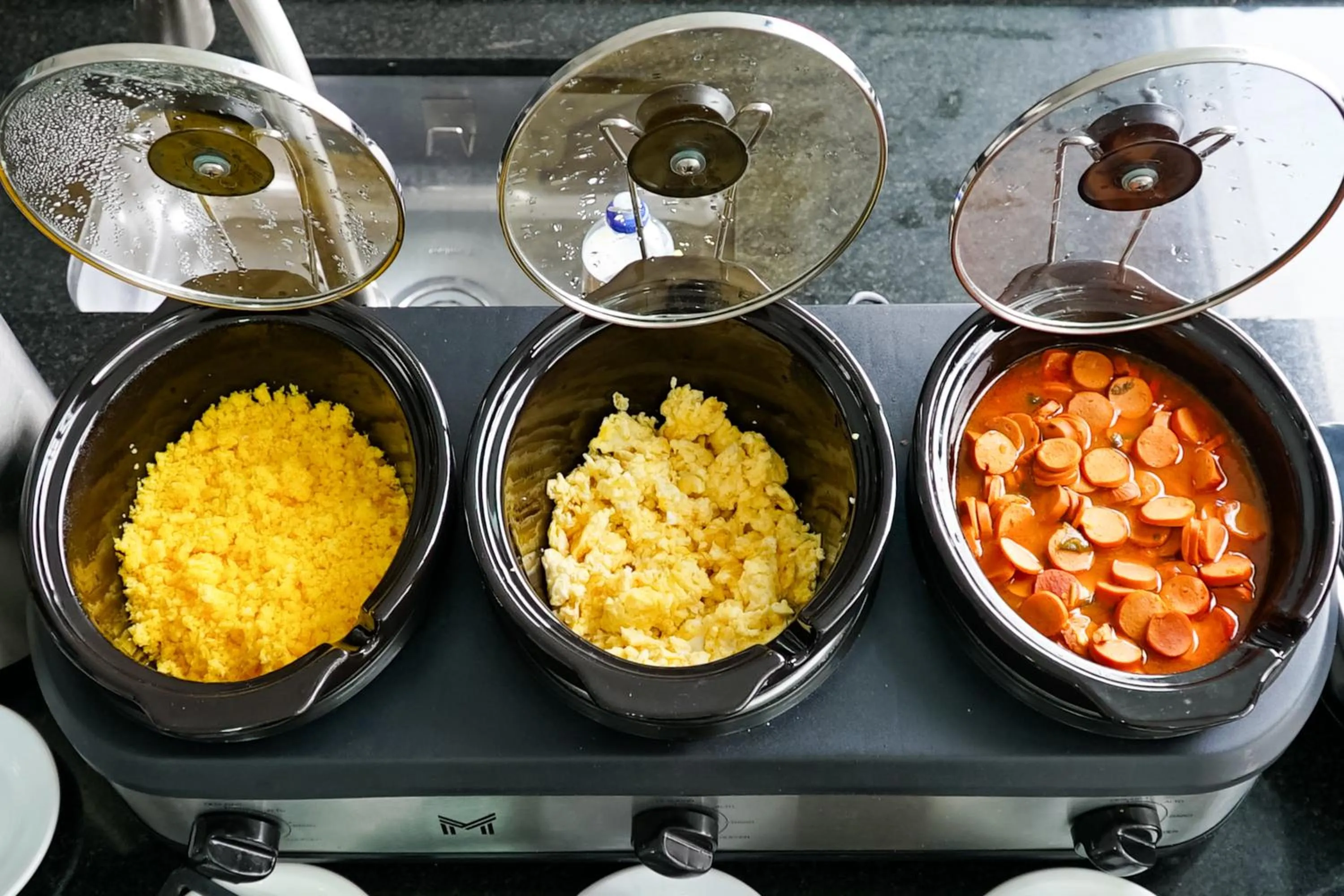 Breakfast in VELINN Pousada Angra Sunset