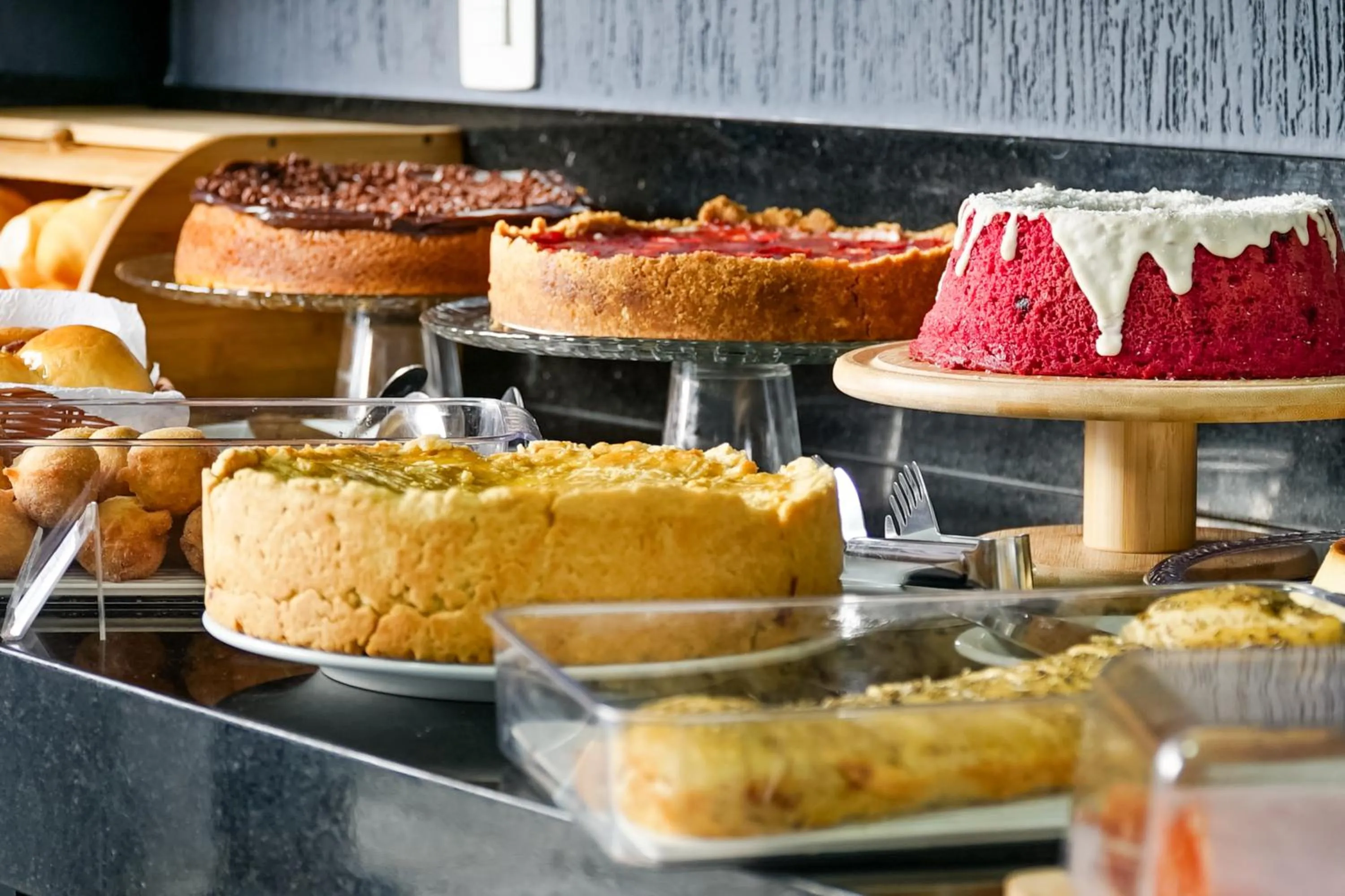 Buffet breakfast in VELINN Pousada Angra Sunset