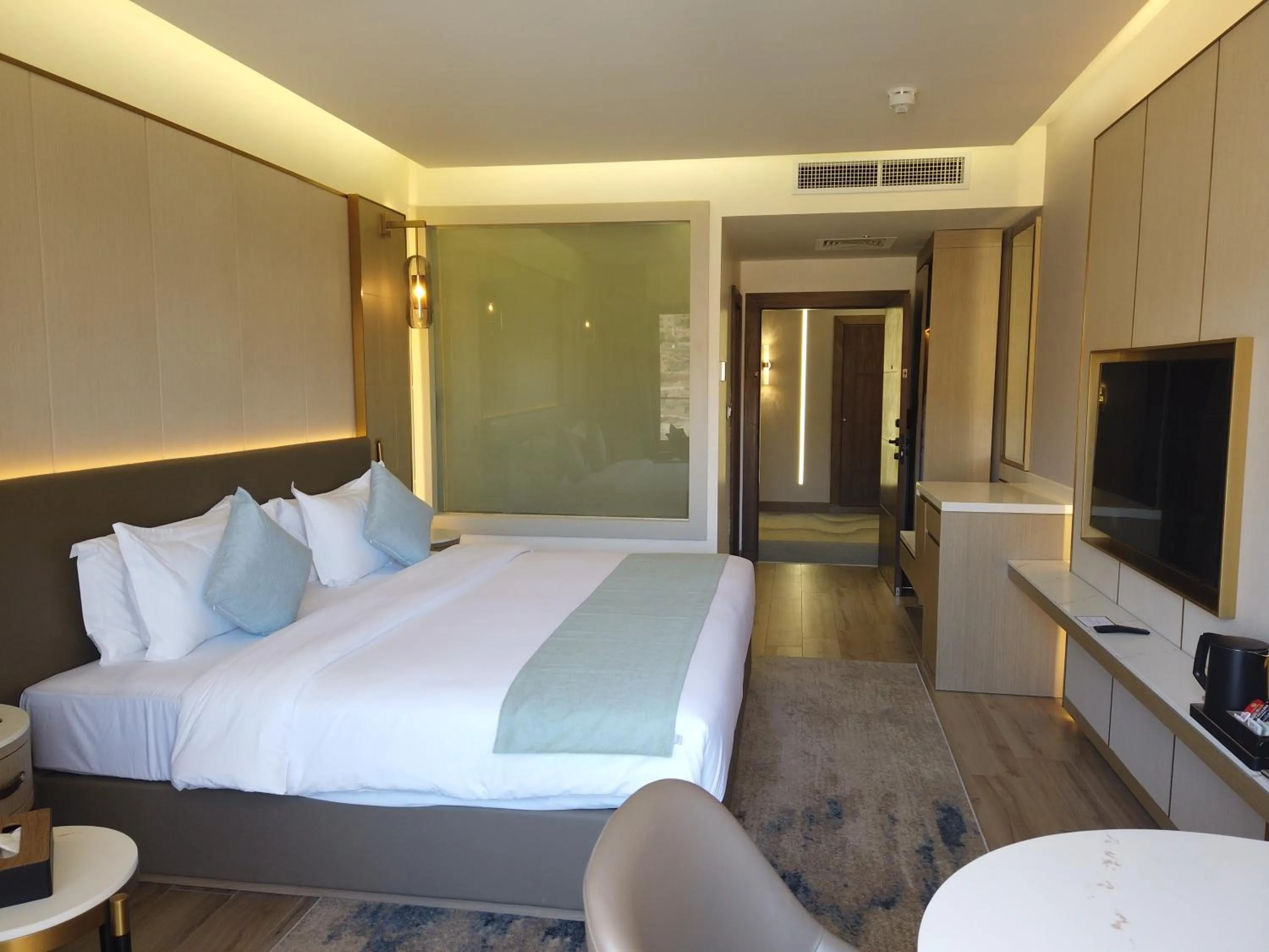 Bedroom, Bed in H Luxury Hotel