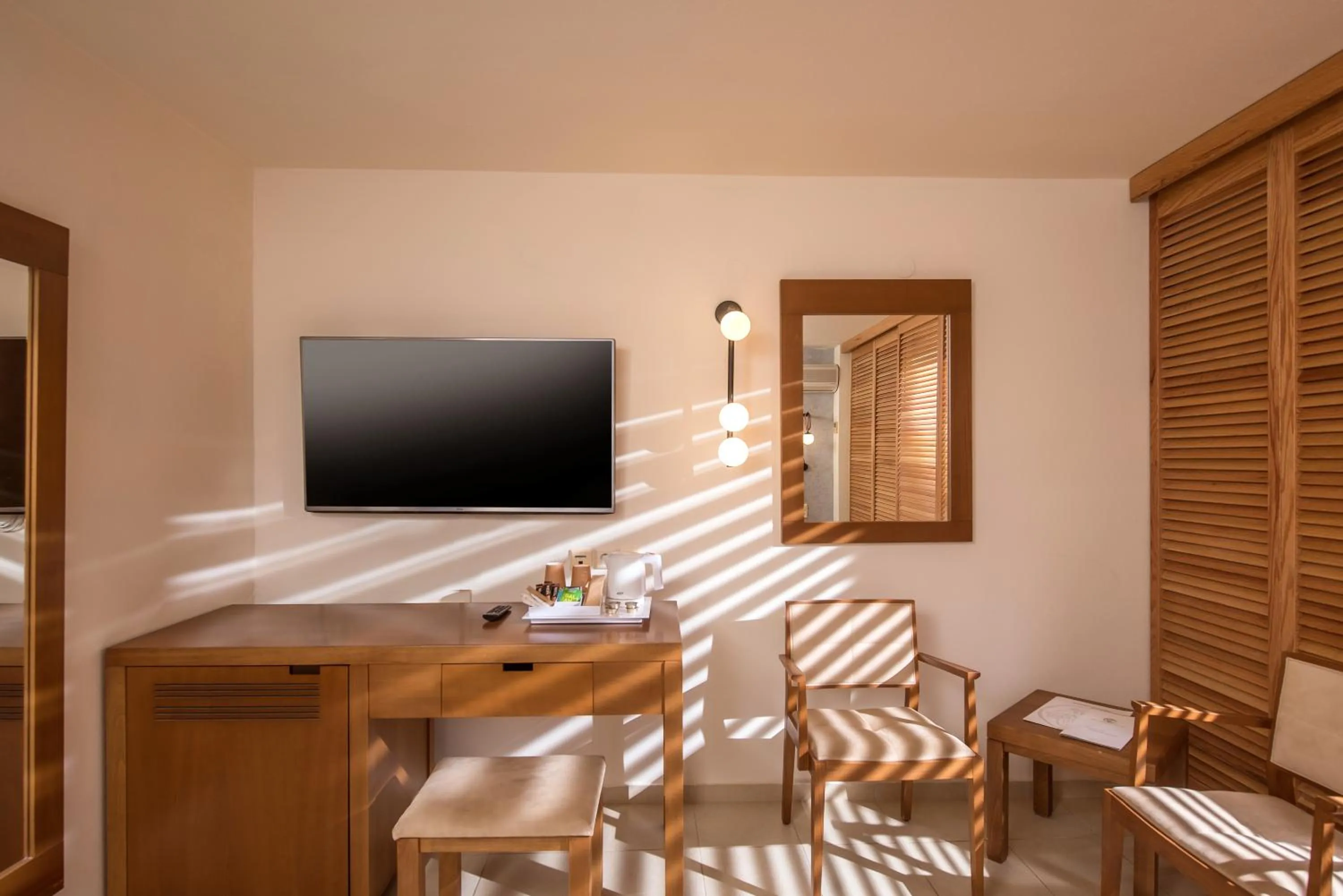 Living room in Bella Beach Hotel