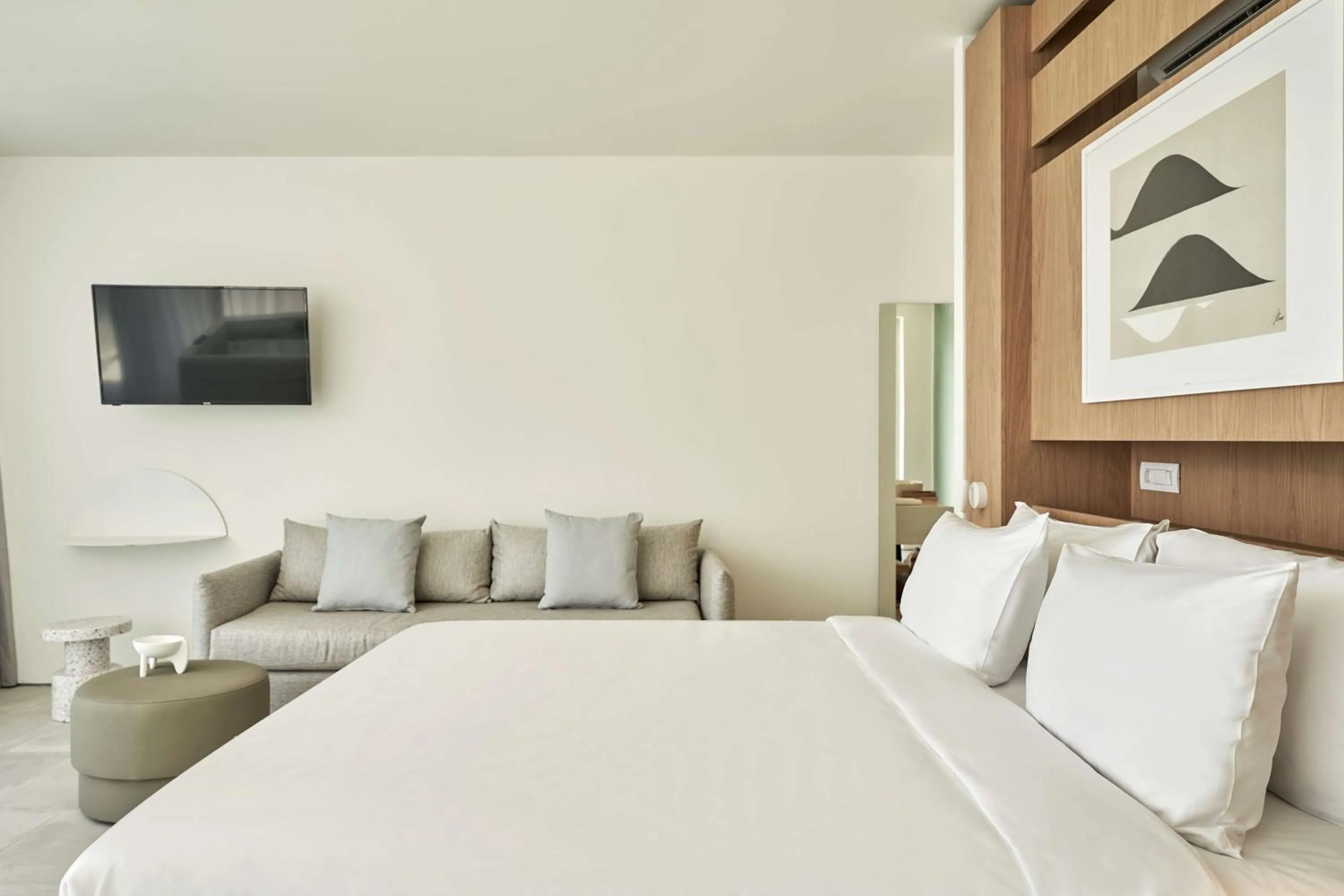 Photo of the whole room, Bed in Radisson Resort Plaza Skiathos