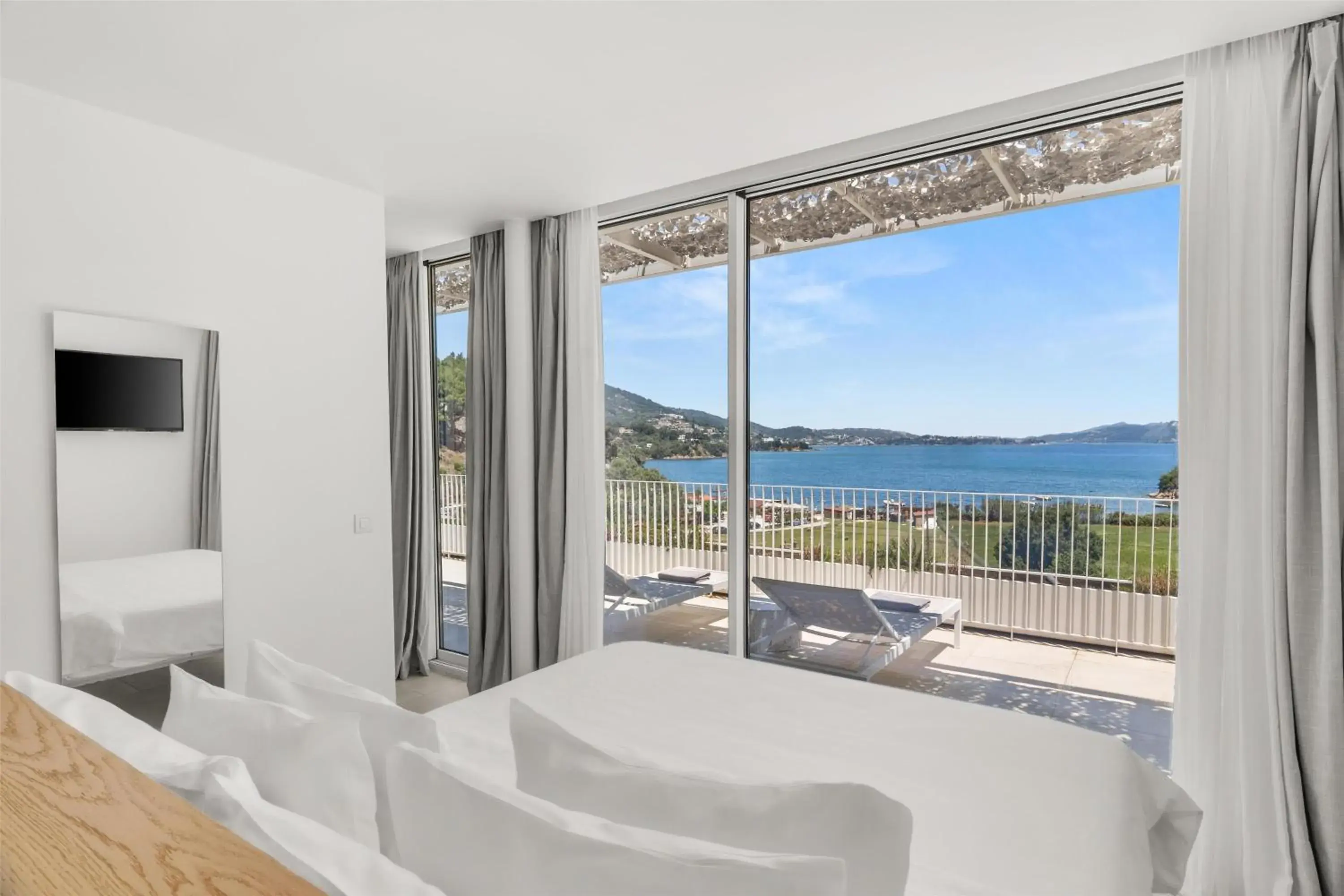 Rooftop Suite - Sea View - Jacuzzi in Radisson Resort Plaza Skiathos Rooftop Suite - Sea View - Jacuzzi in Radisson Resort Plaza Skiathos