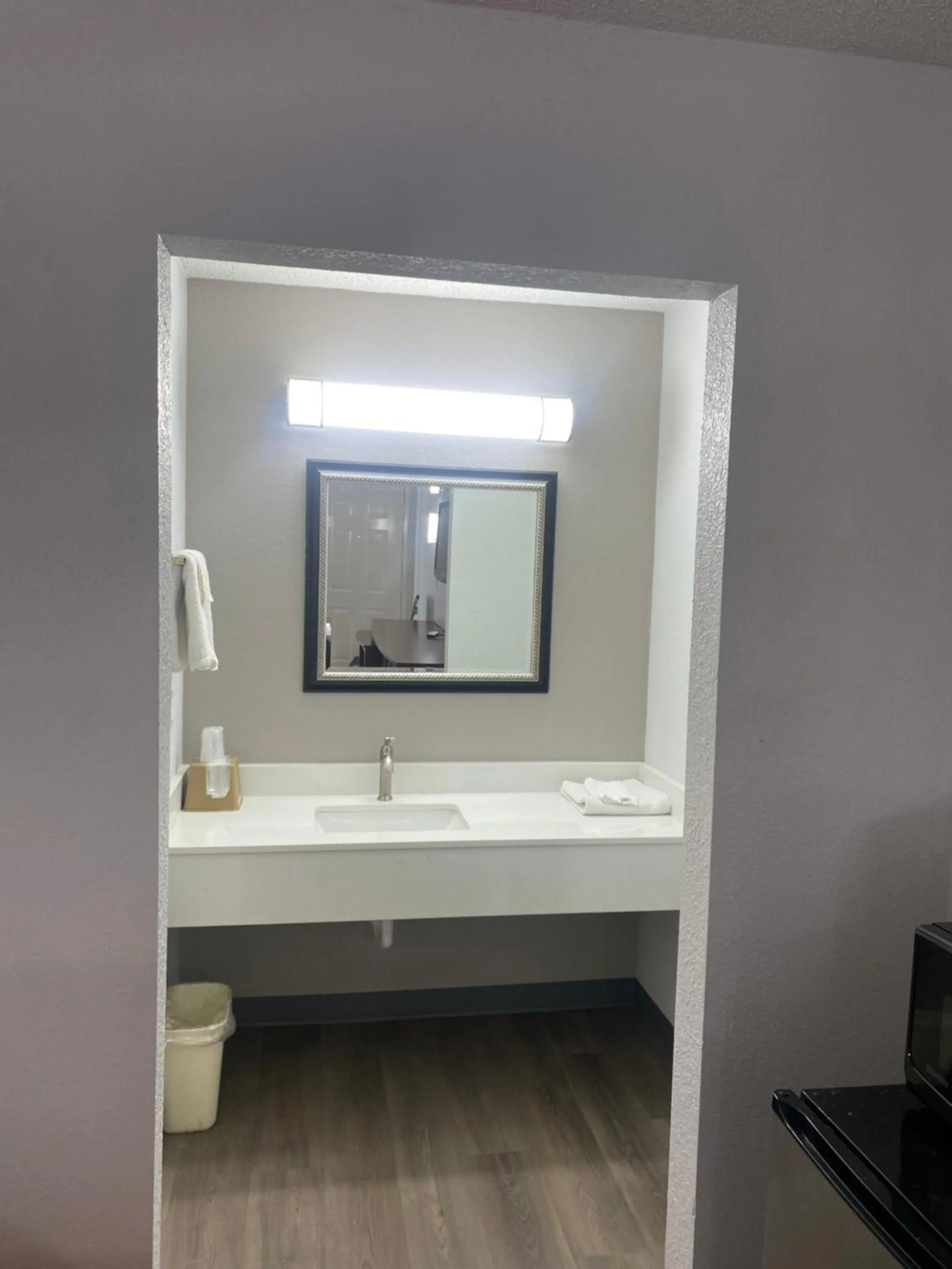 Bathroom in American Inn and Suites - Atlanta Airport Jonesboro I-75