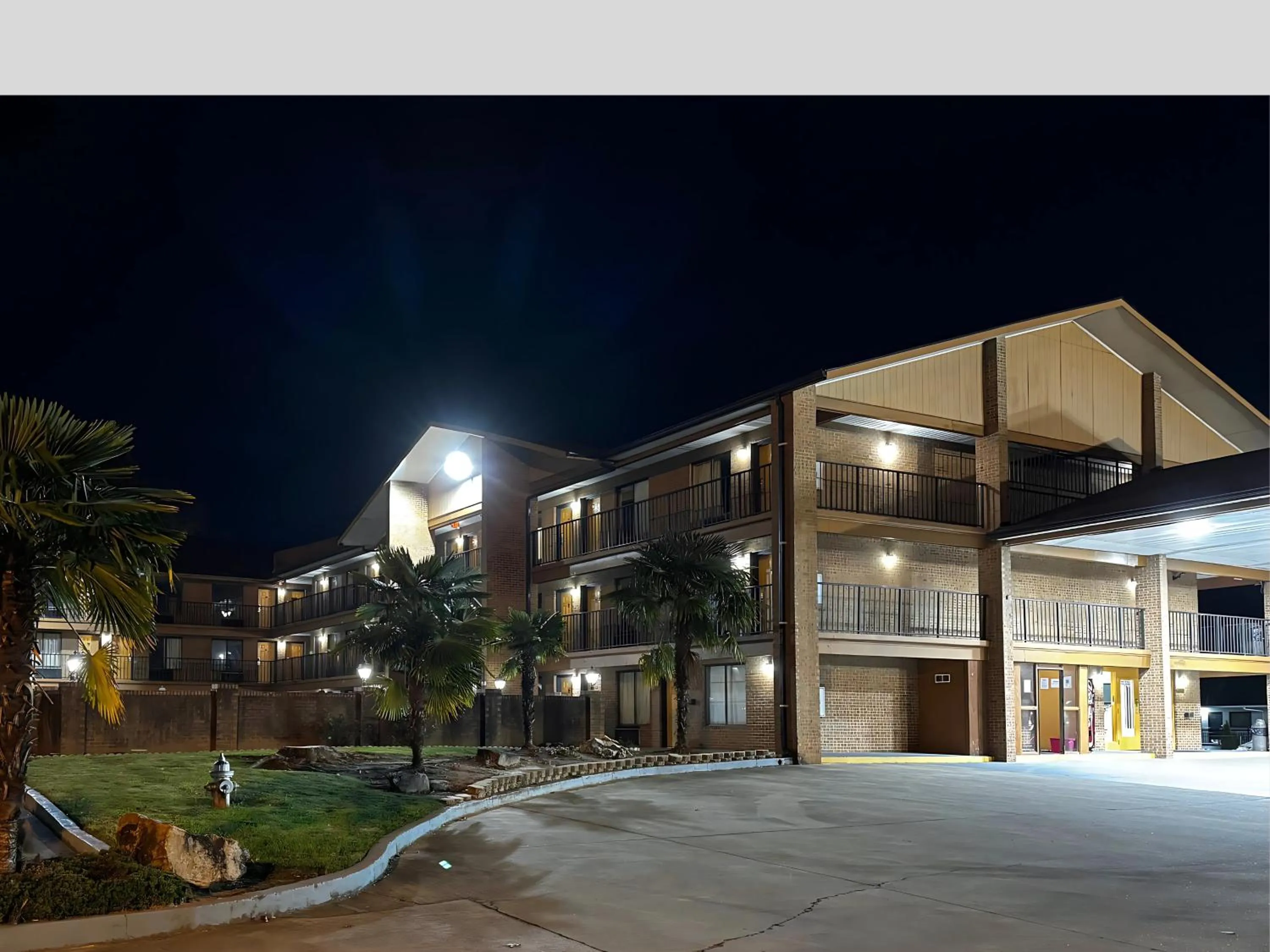 Property building in American Inn and Suites - Atlanta Airport Jonesboro I-75