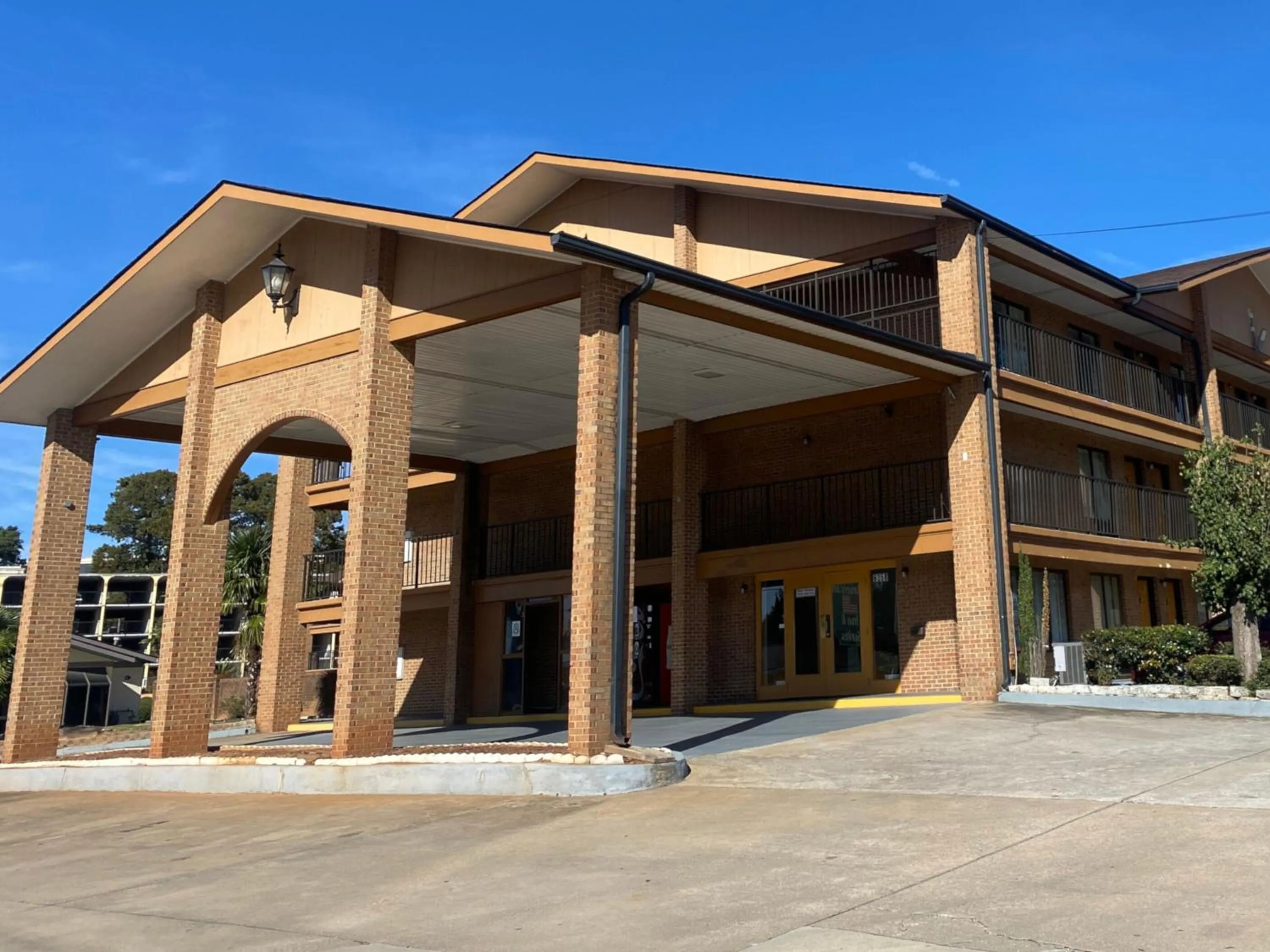 American Inn and Suites - Atlanta Airport Jonesboro I-75