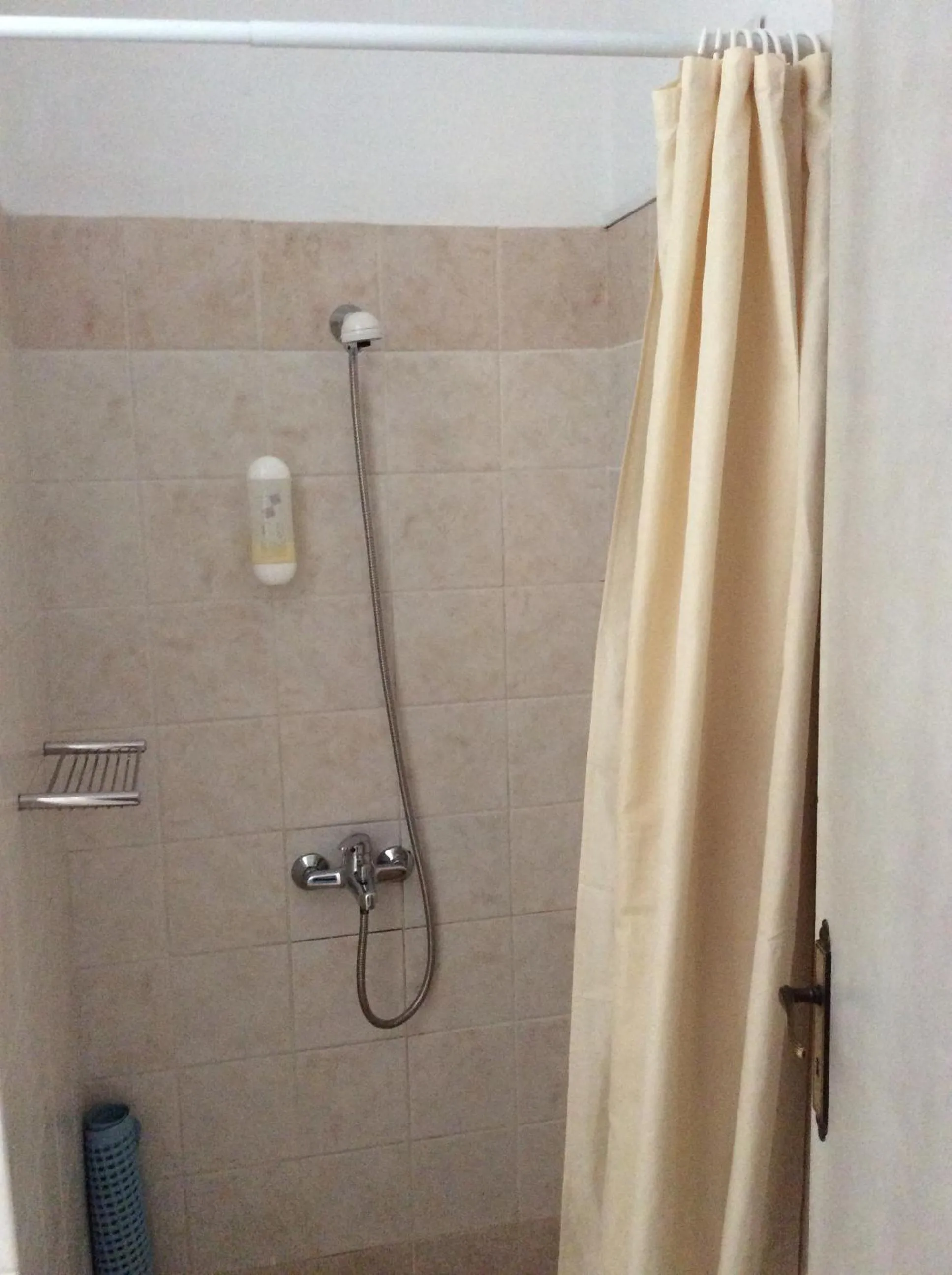Shower in Rozos Hotel