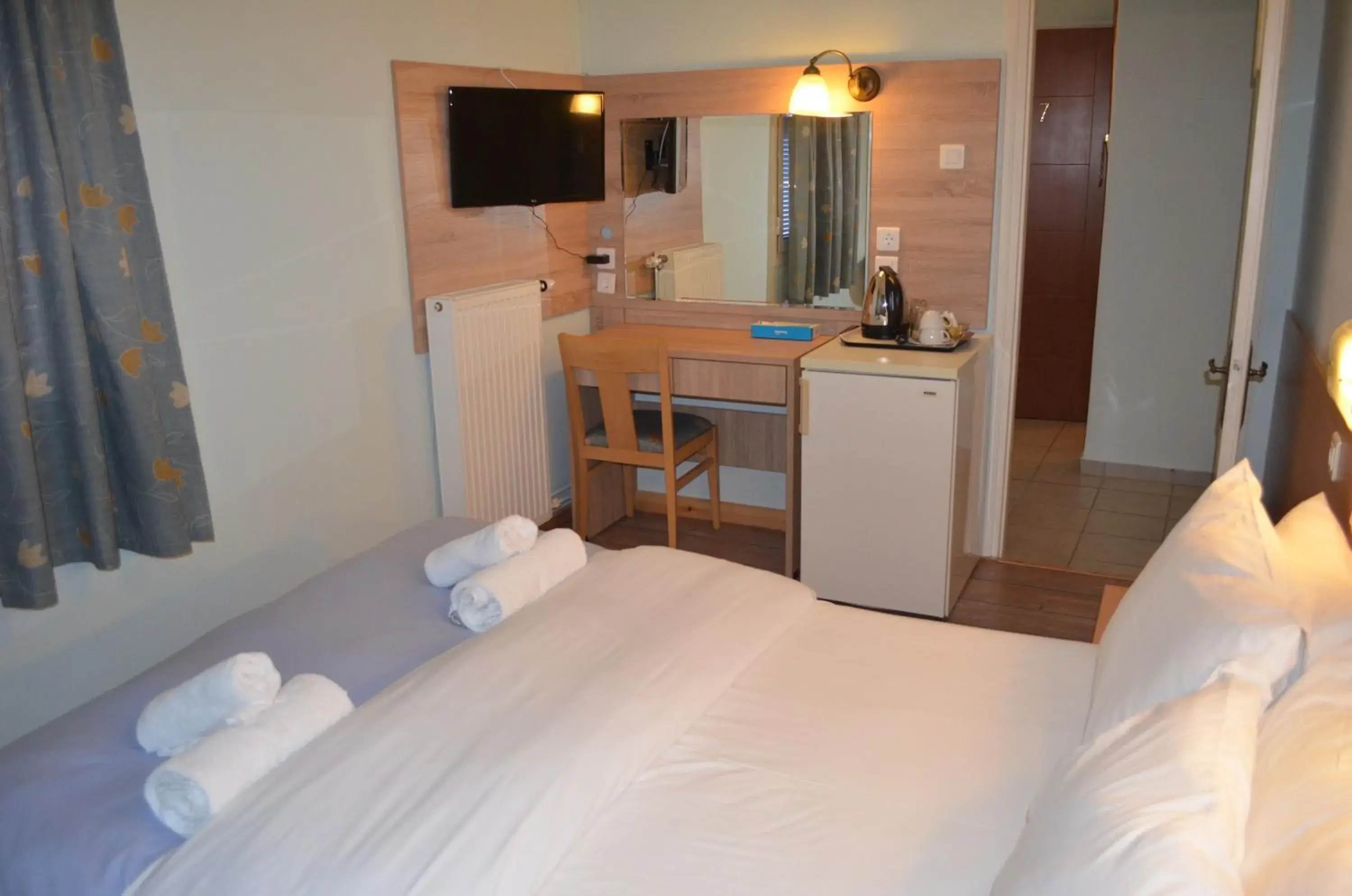 Single Room in Rozos Hotel Single Room in Rozos Hotel