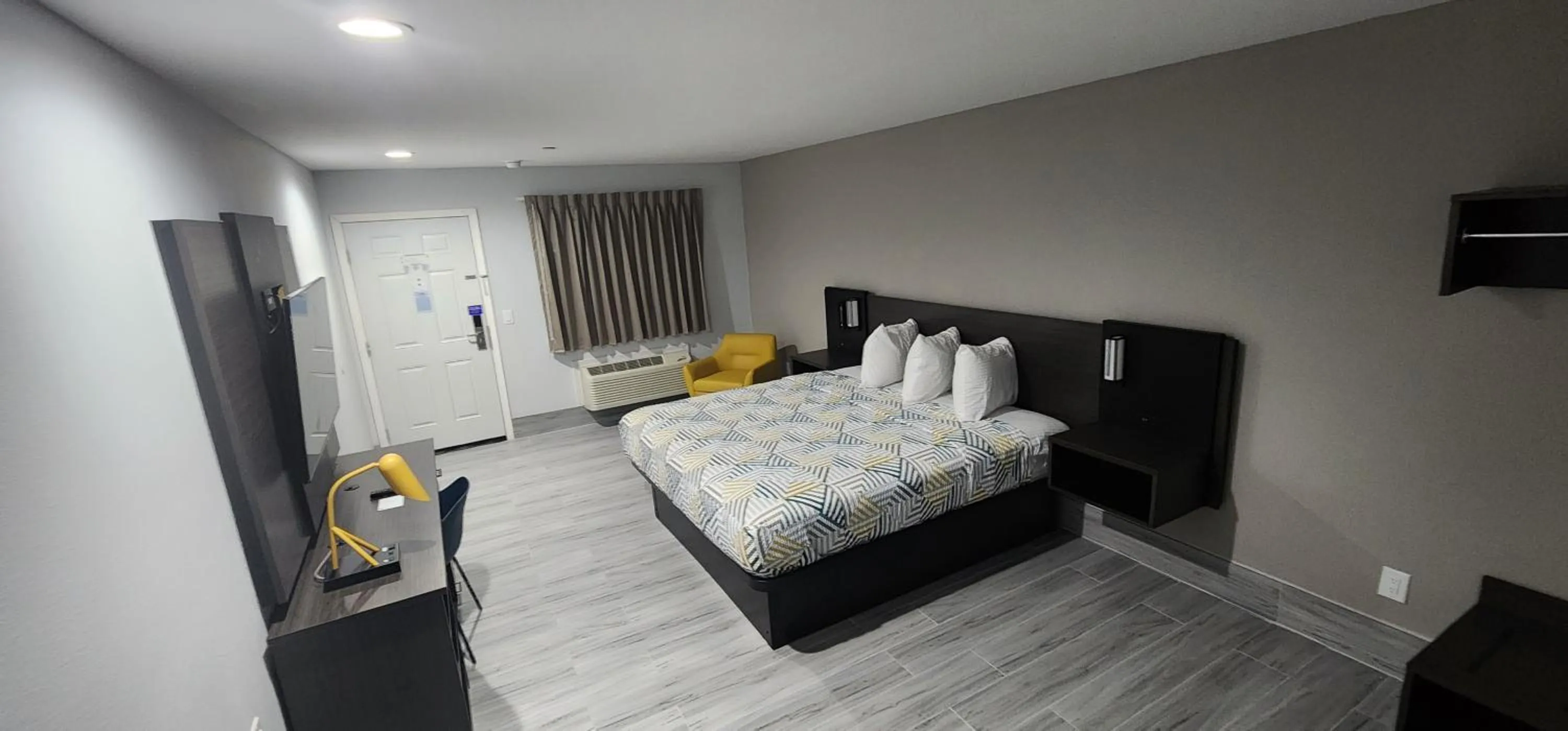 Bed in Motel 6 Aransas Pass TX