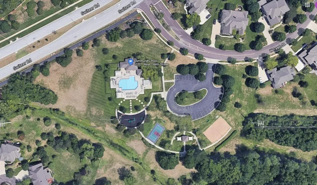 Beautiful relaxing private villa next to a pond smart home and Traeger Grill