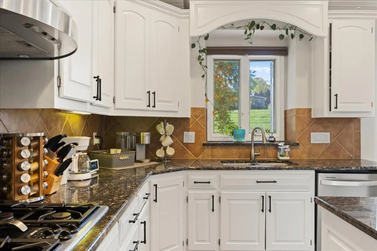 Beautiful relaxing private villa next to a pond smart home and Traeger Grill