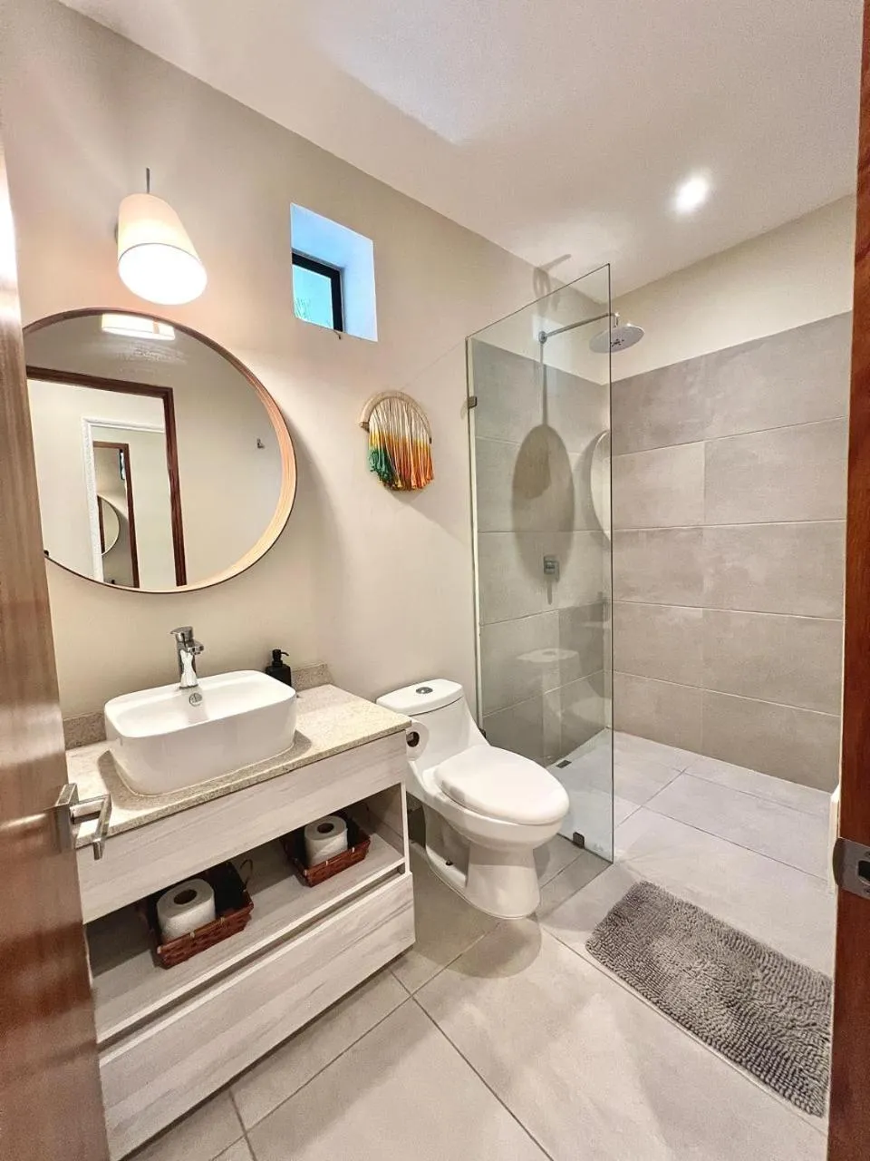 Shower in HOTEL BIULÚ