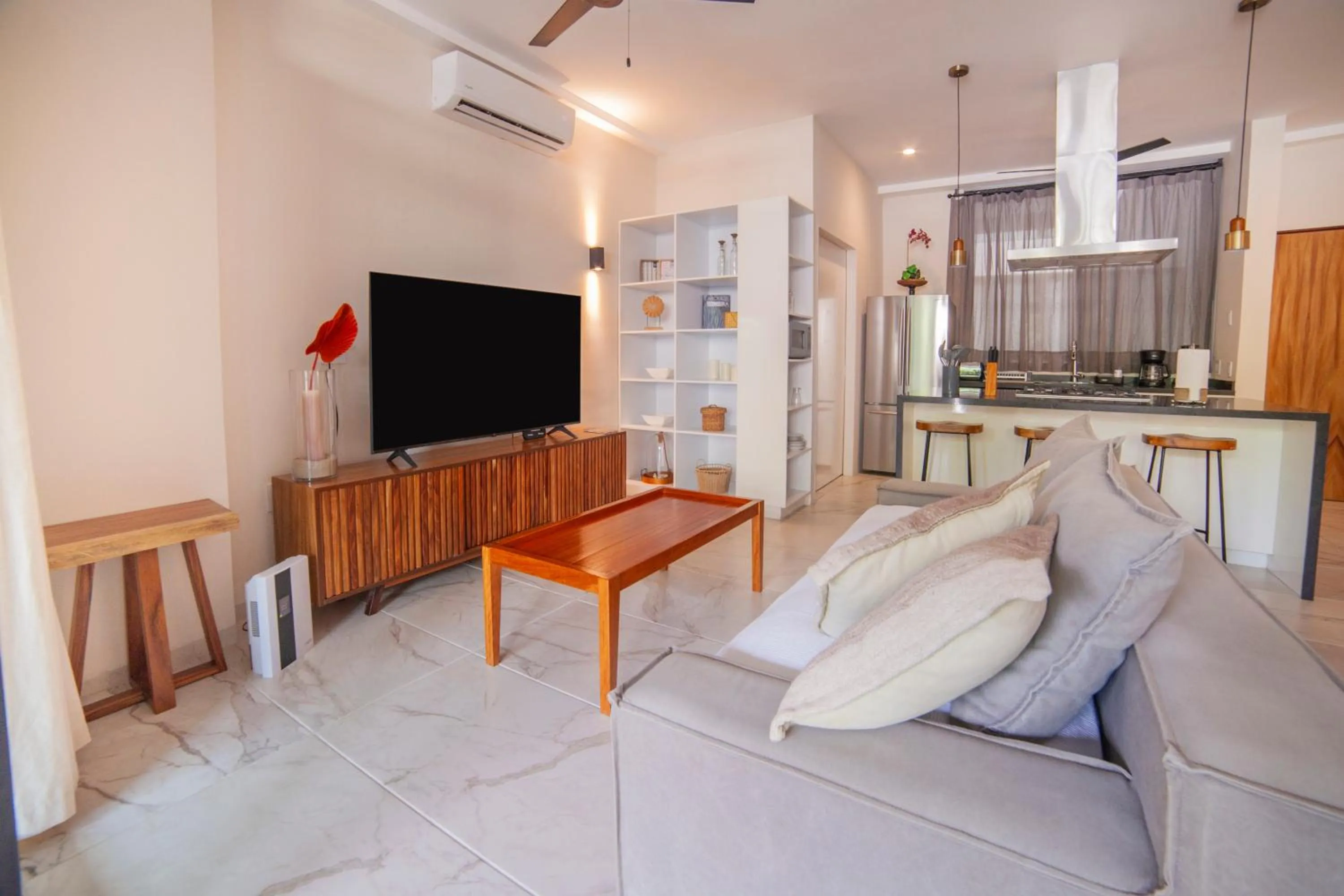 Communal lounge/ TV room in HOTEL BIULÚ