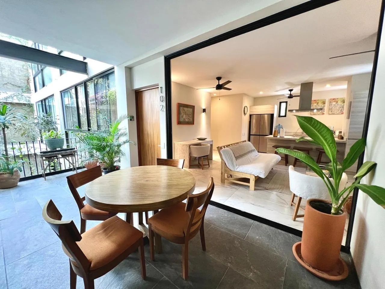 Living room in HOTEL BIULÚ