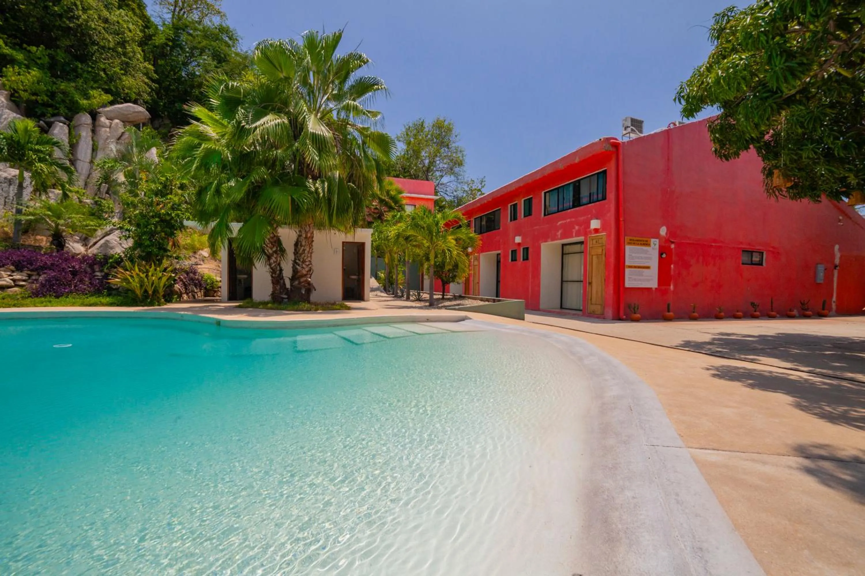 Swimming pool in HOTEL BIULÚ