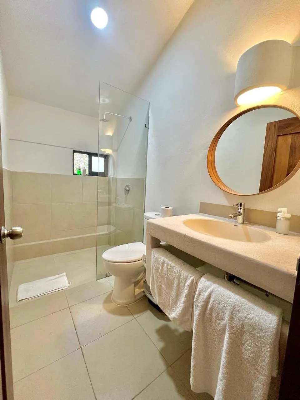 Shower in HOTEL BIULÚ