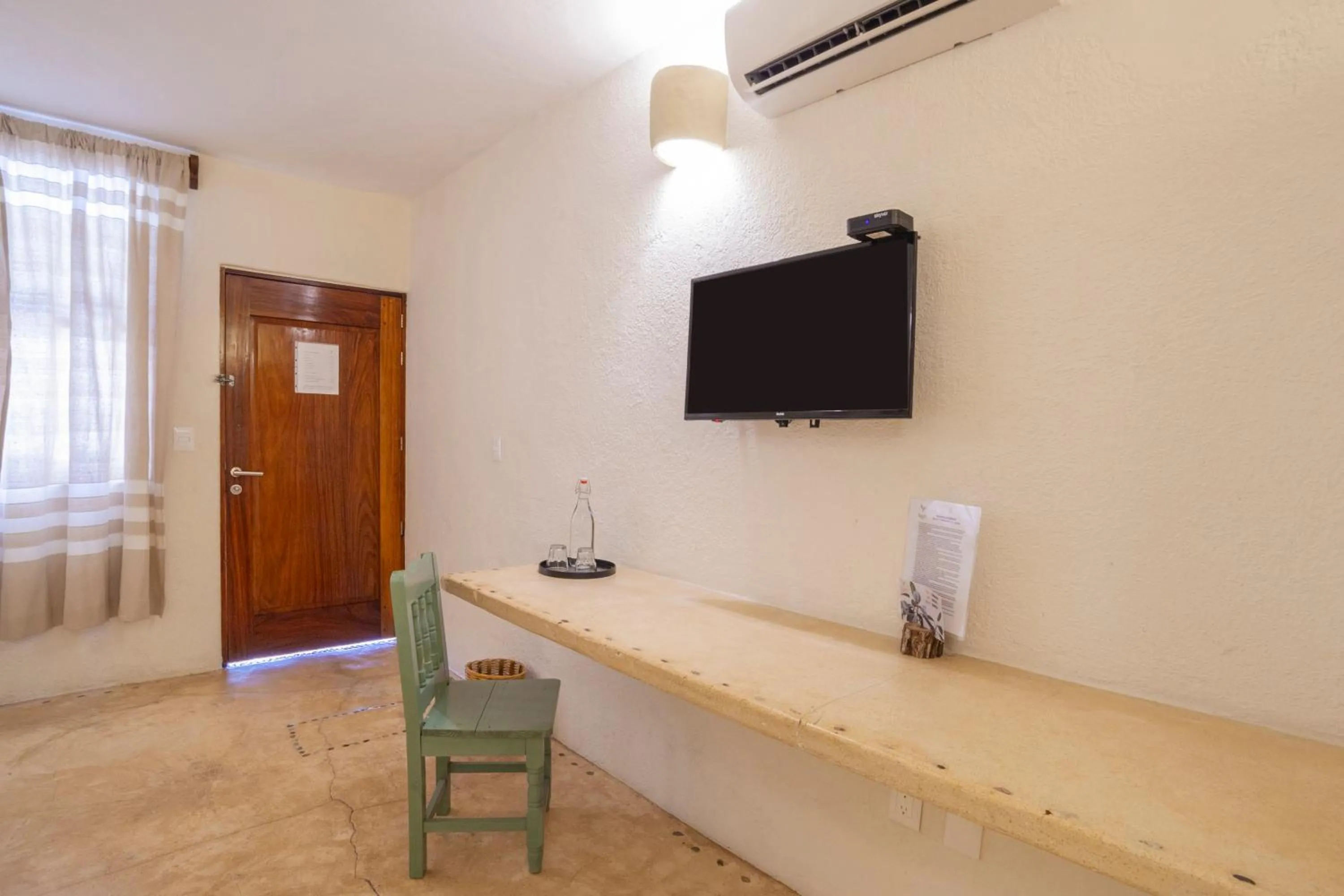 TV and multimedia in HOTEL BIULÚ