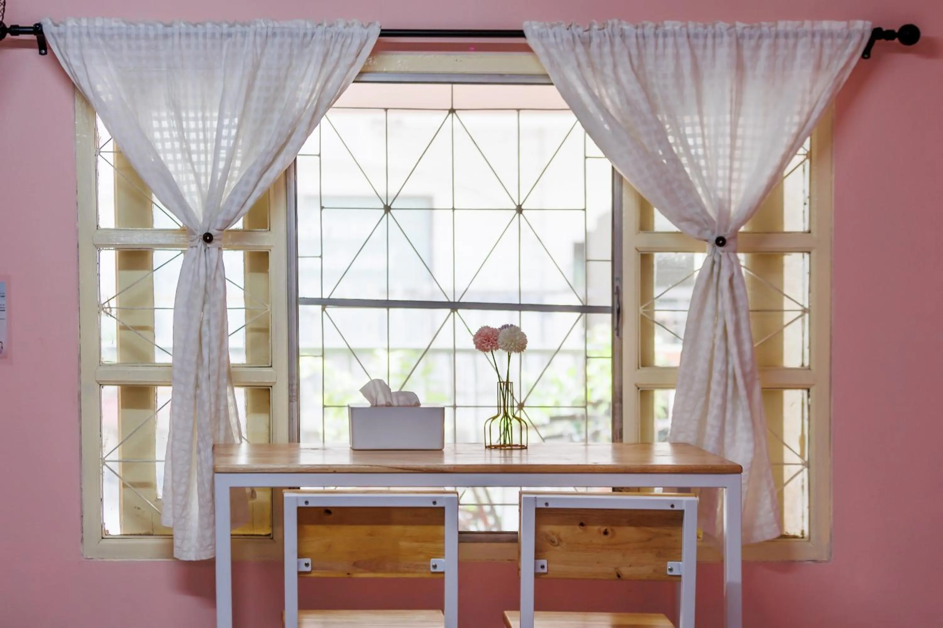 Dining area in Baan Mee Suk Ayutthaya