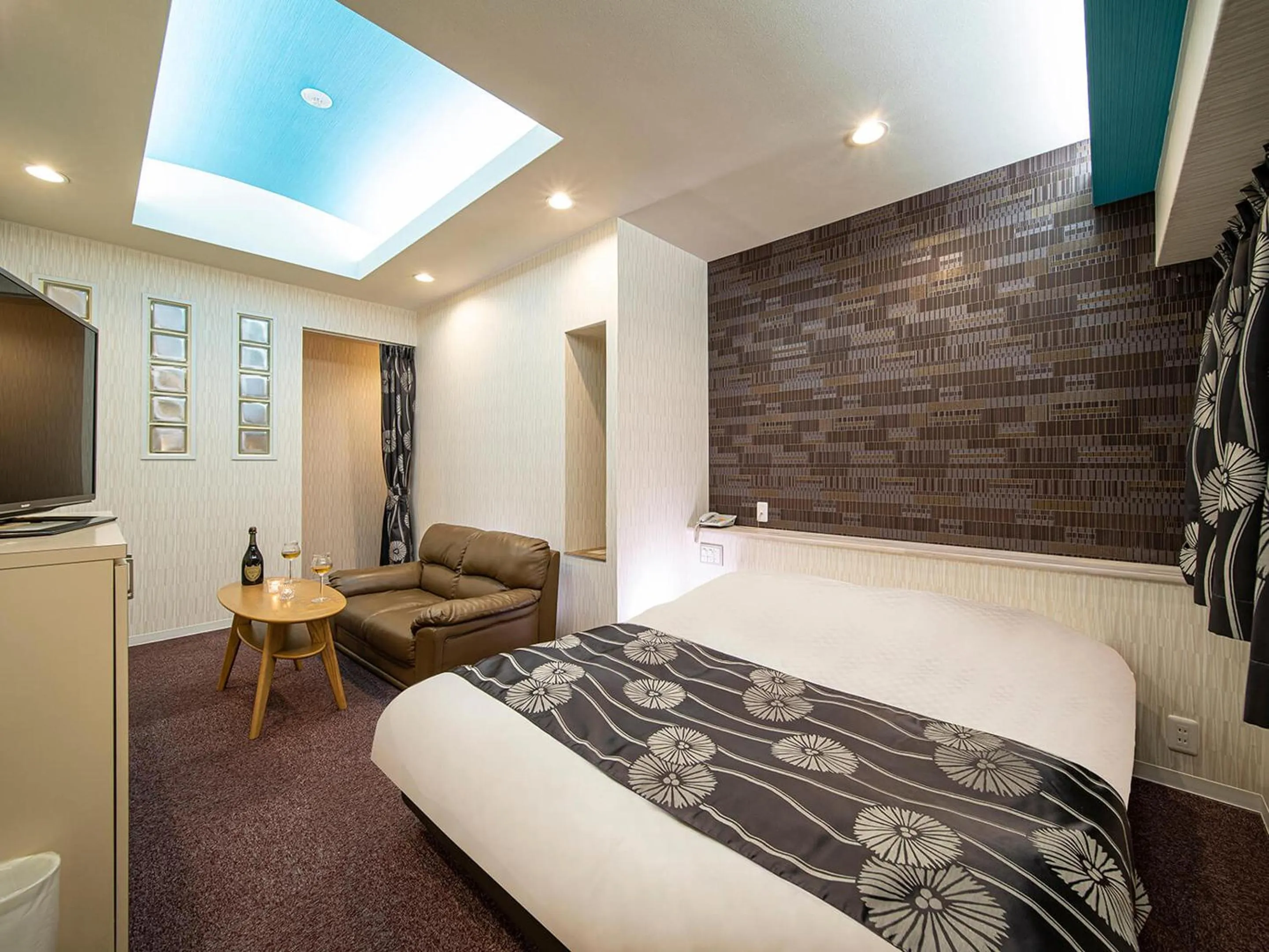 Photo of the whole room, Bed in Hotel Rakuseki Honkan