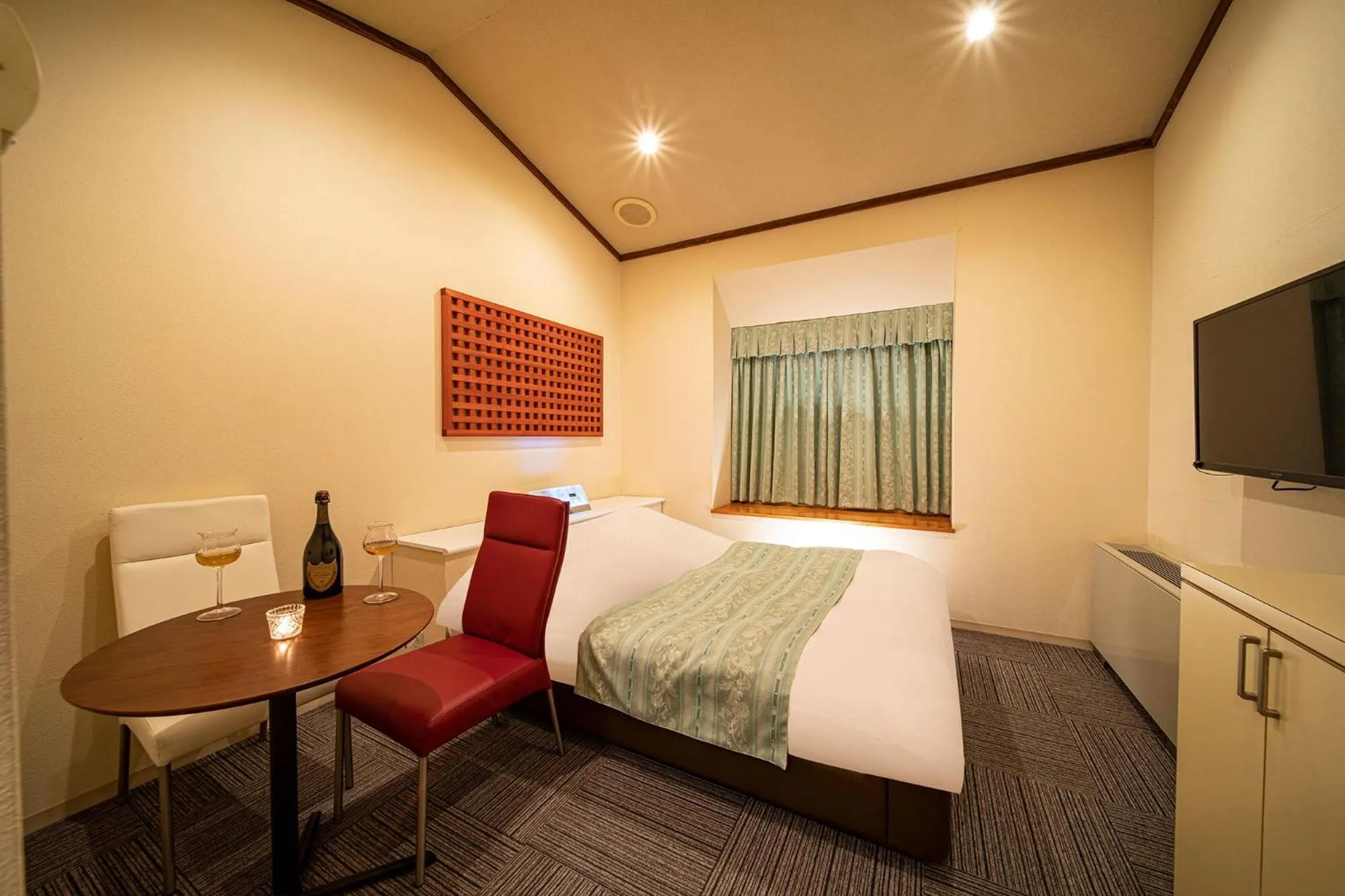 Bed in Hotel Rakuseki Honkan