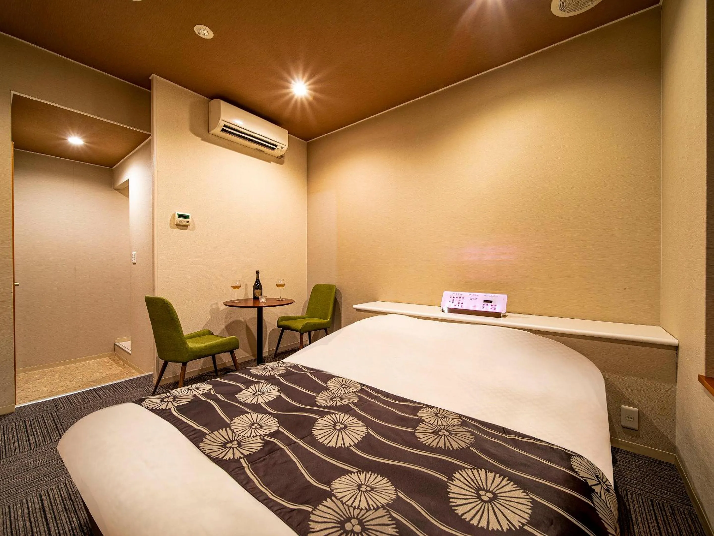 Bed in Hotel Rakuseki Honkan