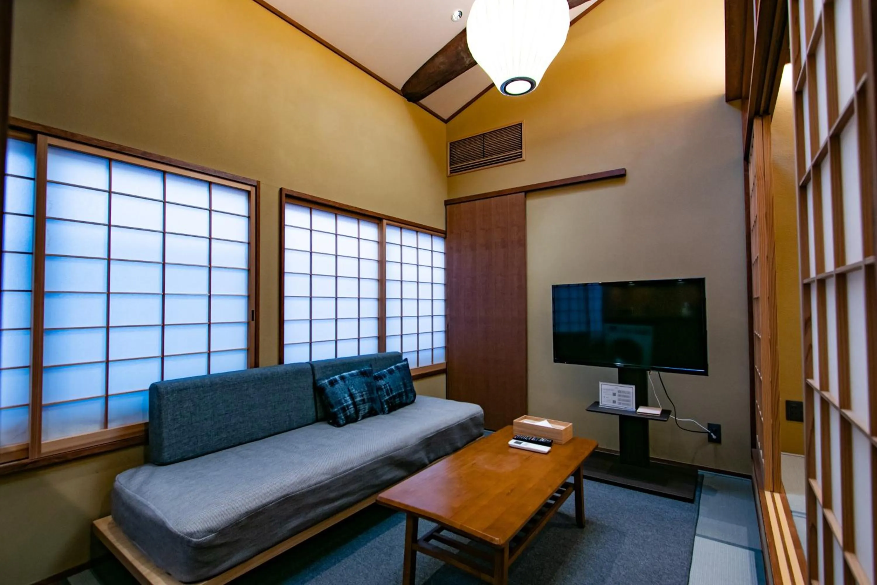 TV and multimedia, Seating Area in THE MACHIYA SHINSEN-EN