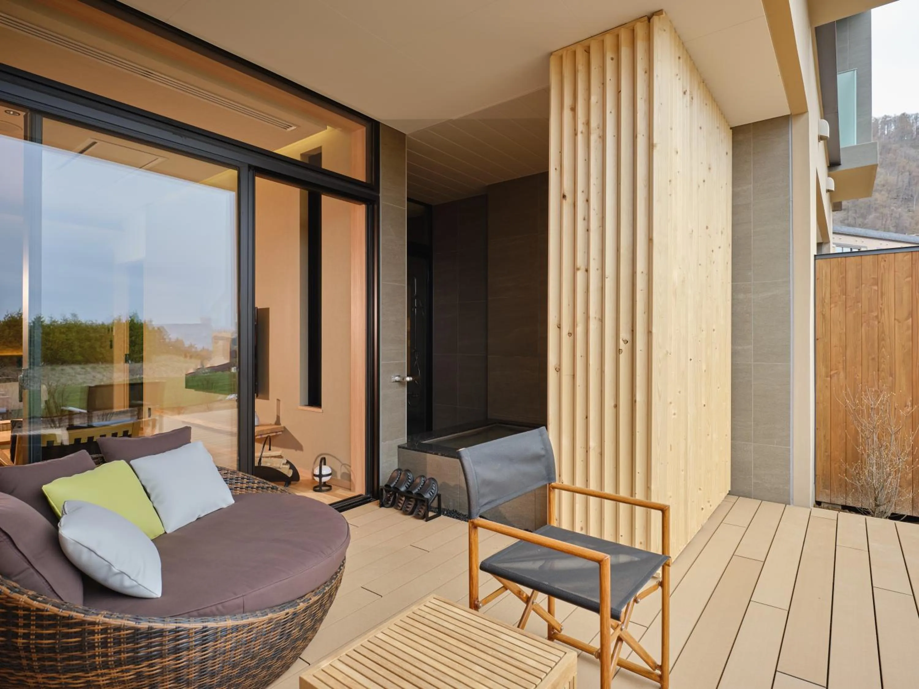 Balcony/Terrace in Lake Toya Tsuruga Resort HIKARINOUTA