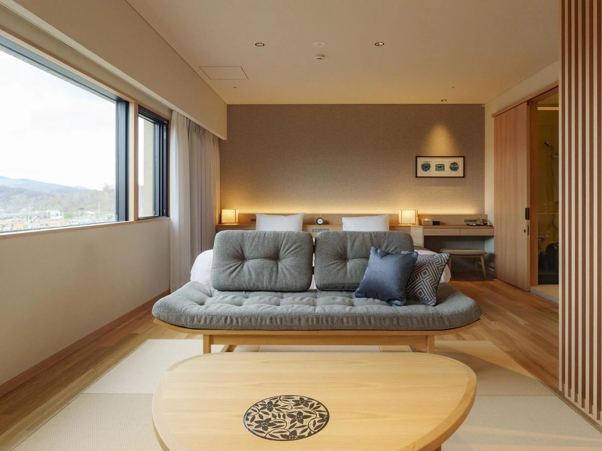 Photo of the whole room in Lake Toya Tsuruga Resort HIKARINOUTA