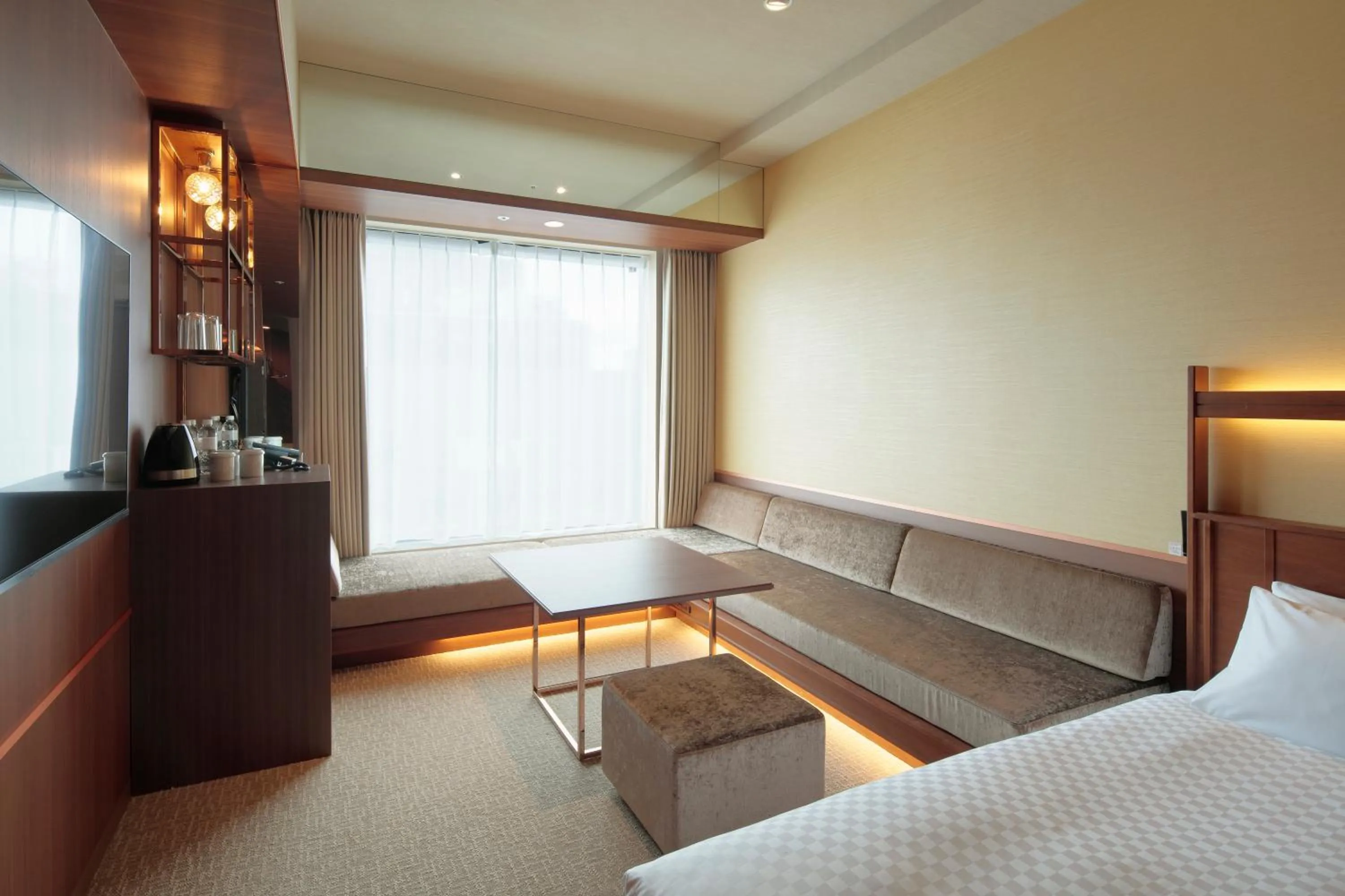 Seating area, Bed in Candeo Hotels Osaka Shinsaibashi