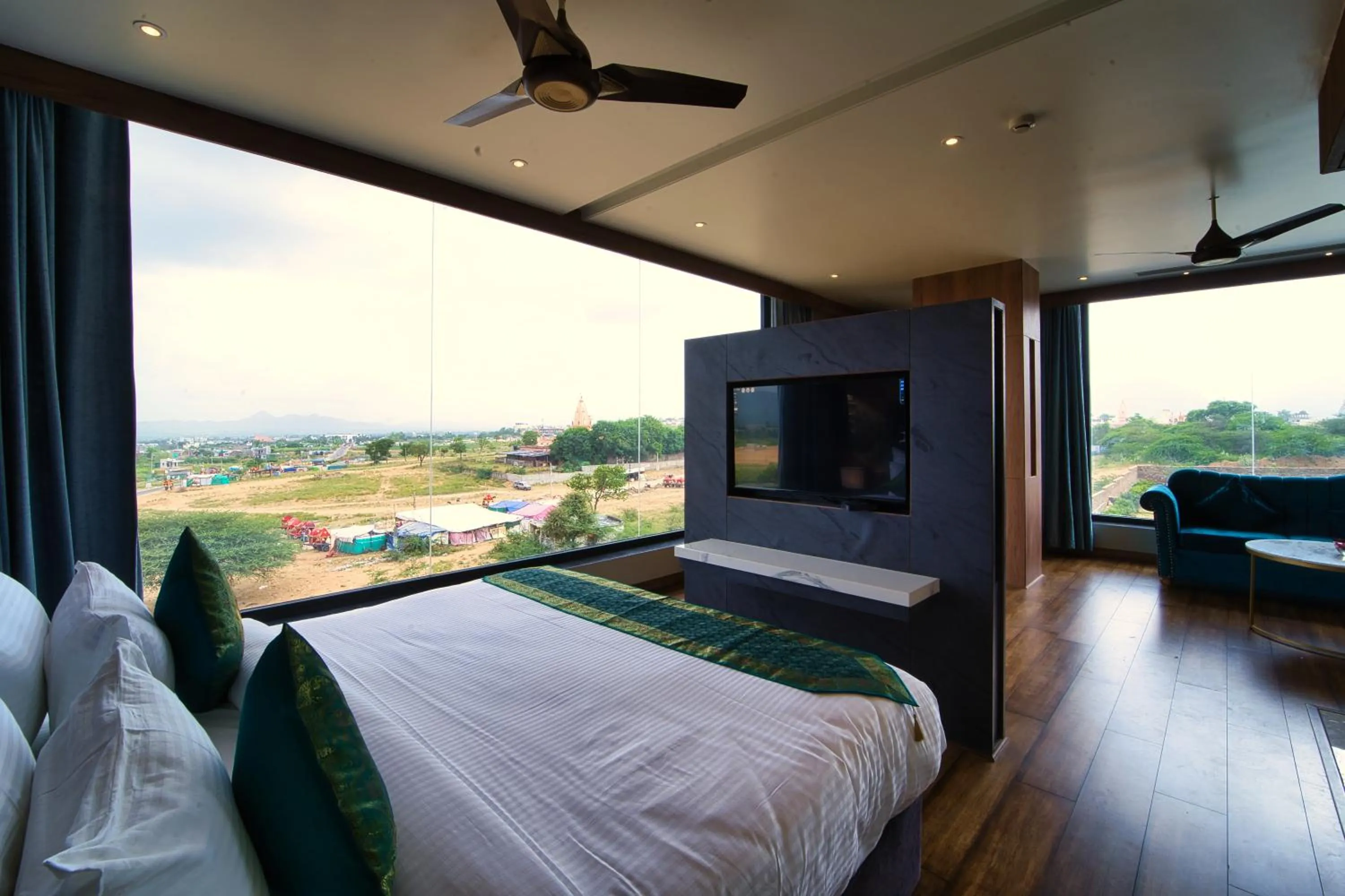 Photo of the whole room, Bed in Sterling Pushkar