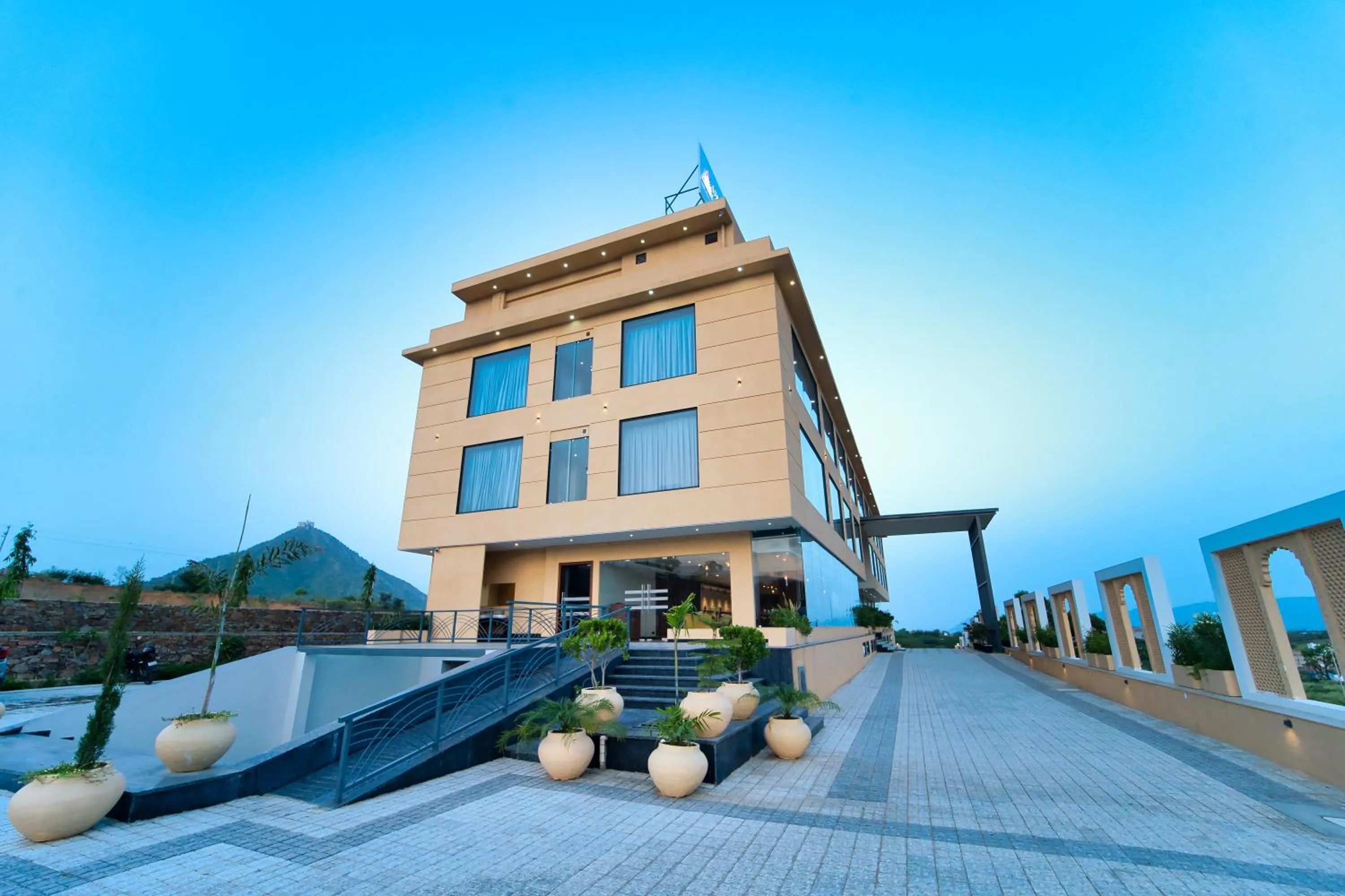 Facade/entrance in Sterling Pushkar