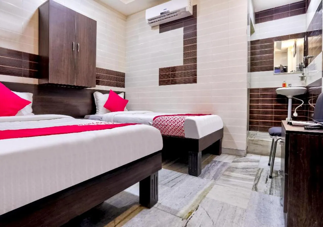 Photo of the whole room, Bed in Chellam Residency