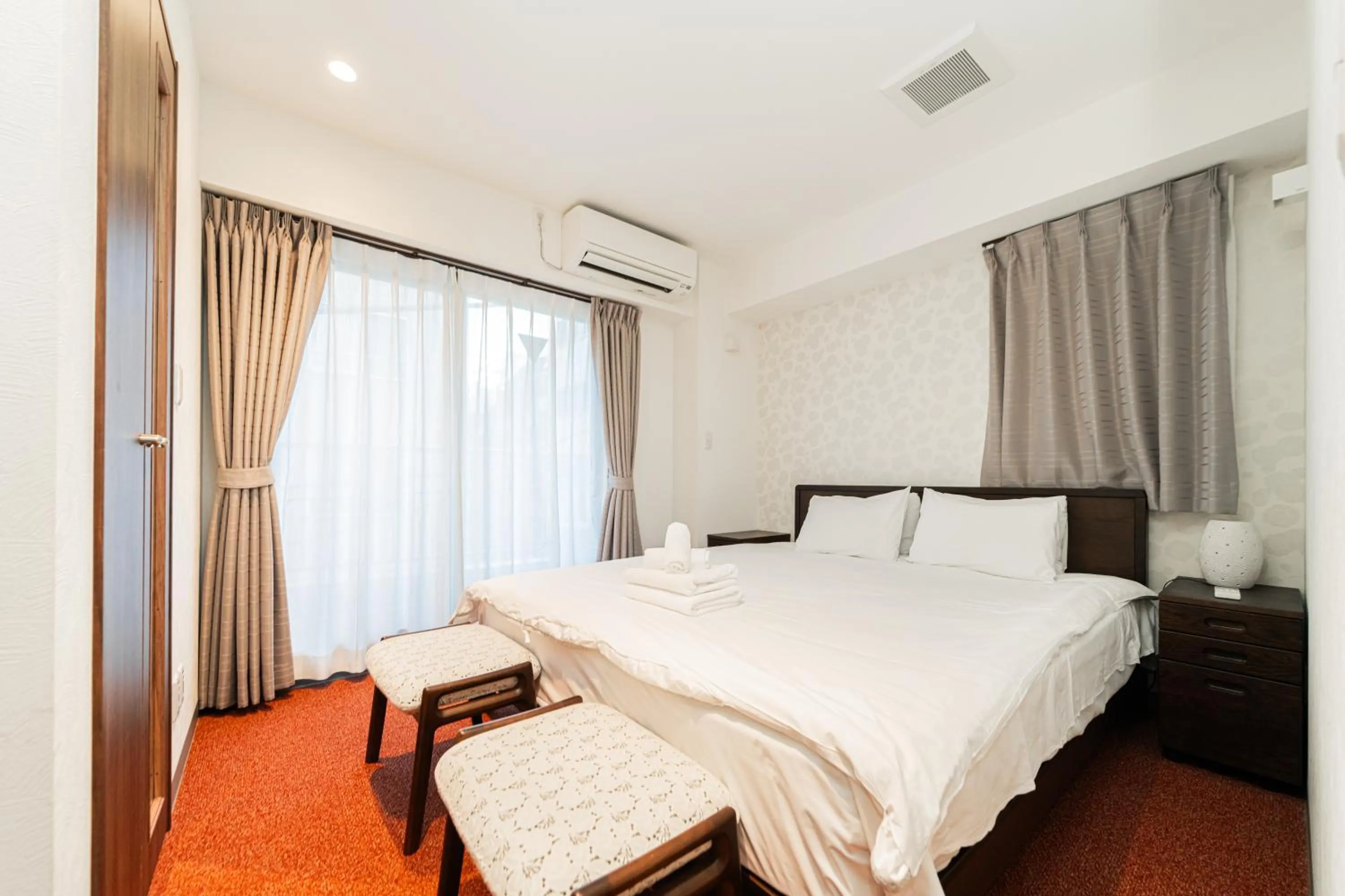 Bed in Serorin Light Hotel Tokyo