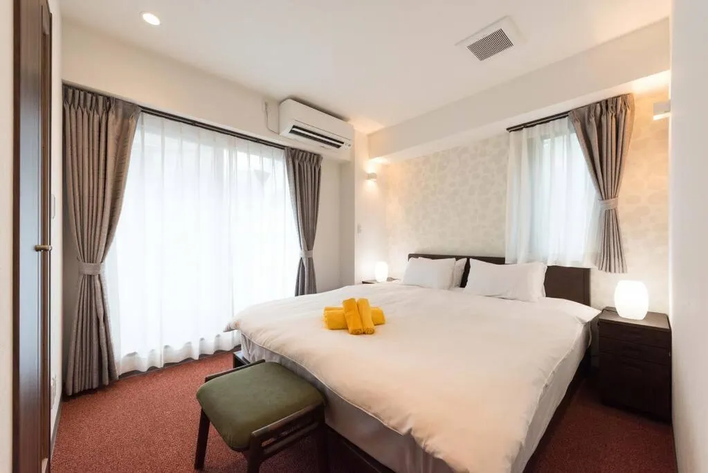 Bed in Serorin Light Hotel Tokyo