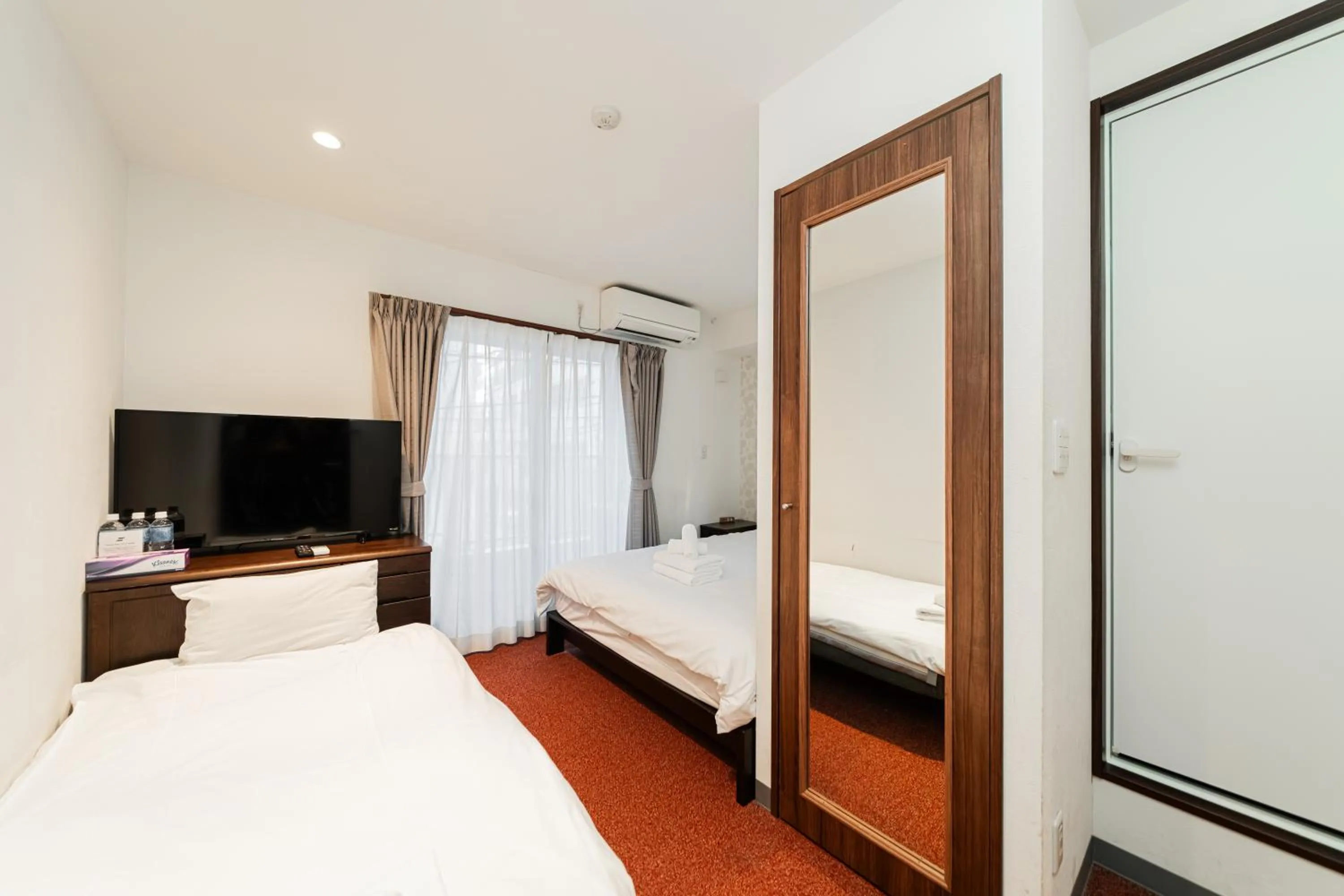 TV and multimedia, Bed in Serorin Light Hotel Tokyo