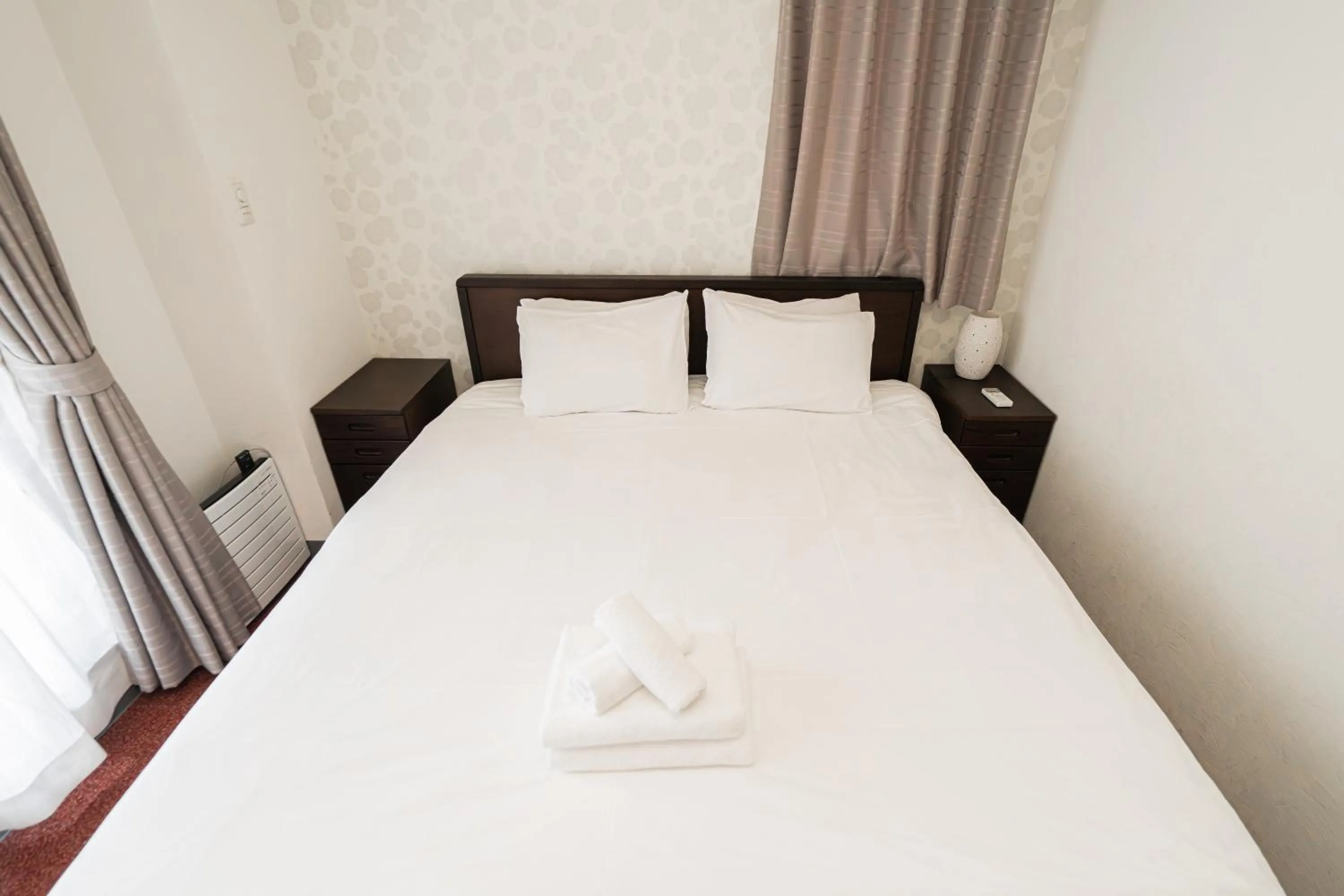 Bed in Serorin Light Hotel Tokyo