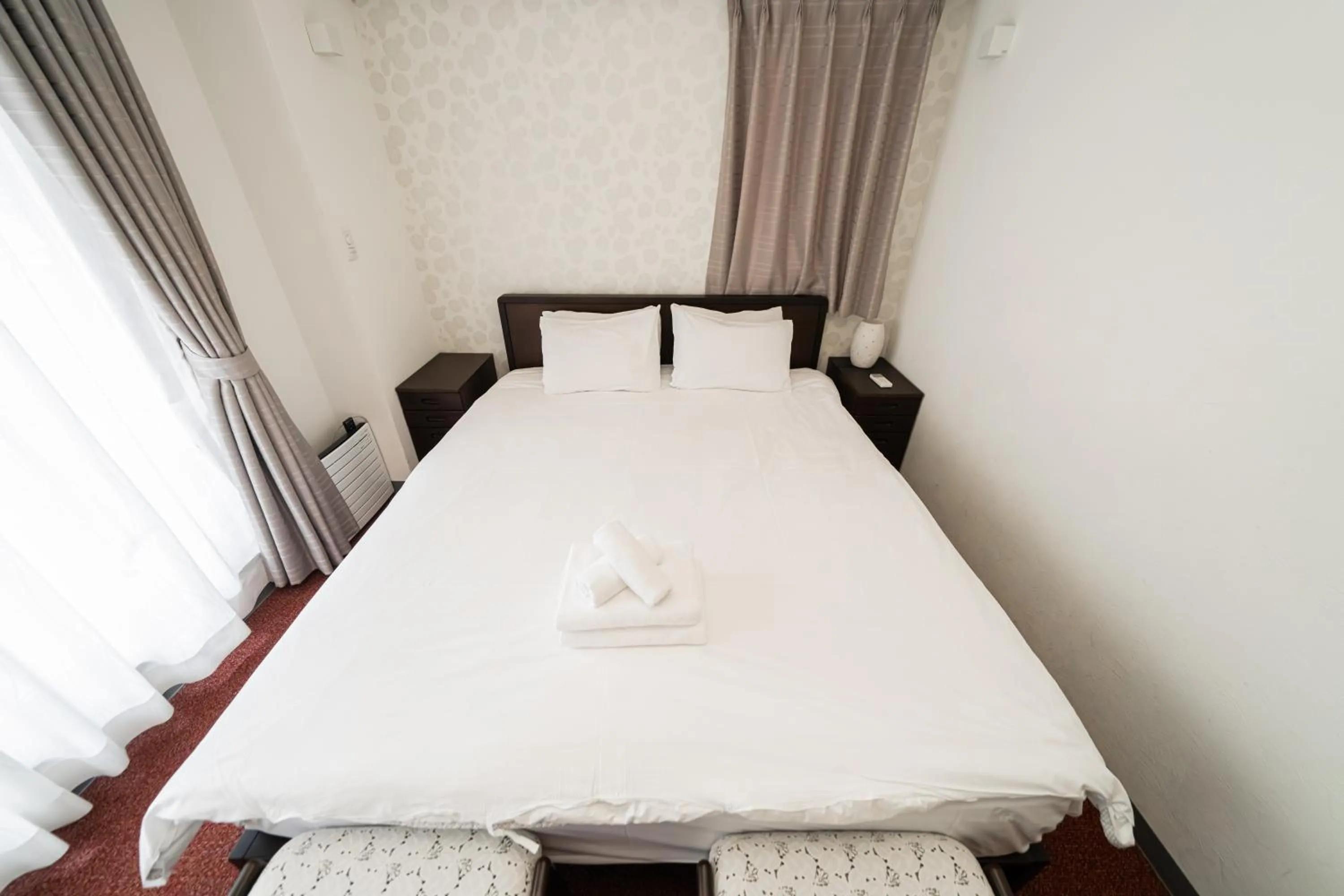 Bed in Serorin Light Hotel Tokyo