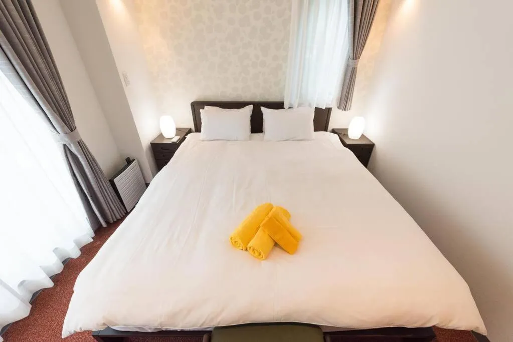 Bed in Serorin Light Hotel Tokyo