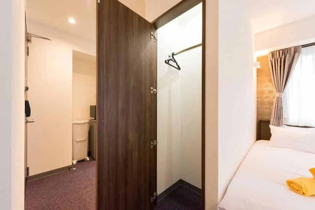 Bed in Serorin Light Hotel Tokyo